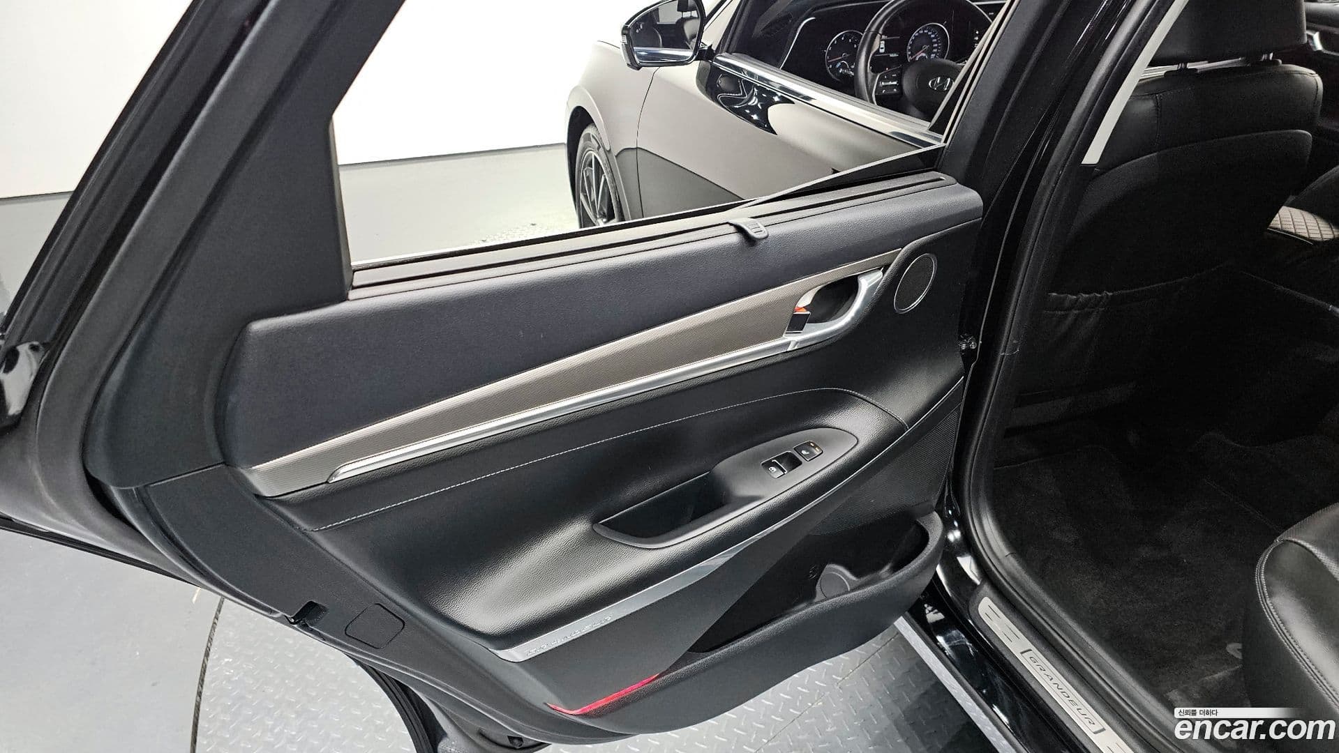 Main__Slider__Photo:Grandeur Hyundai 2021.4-24