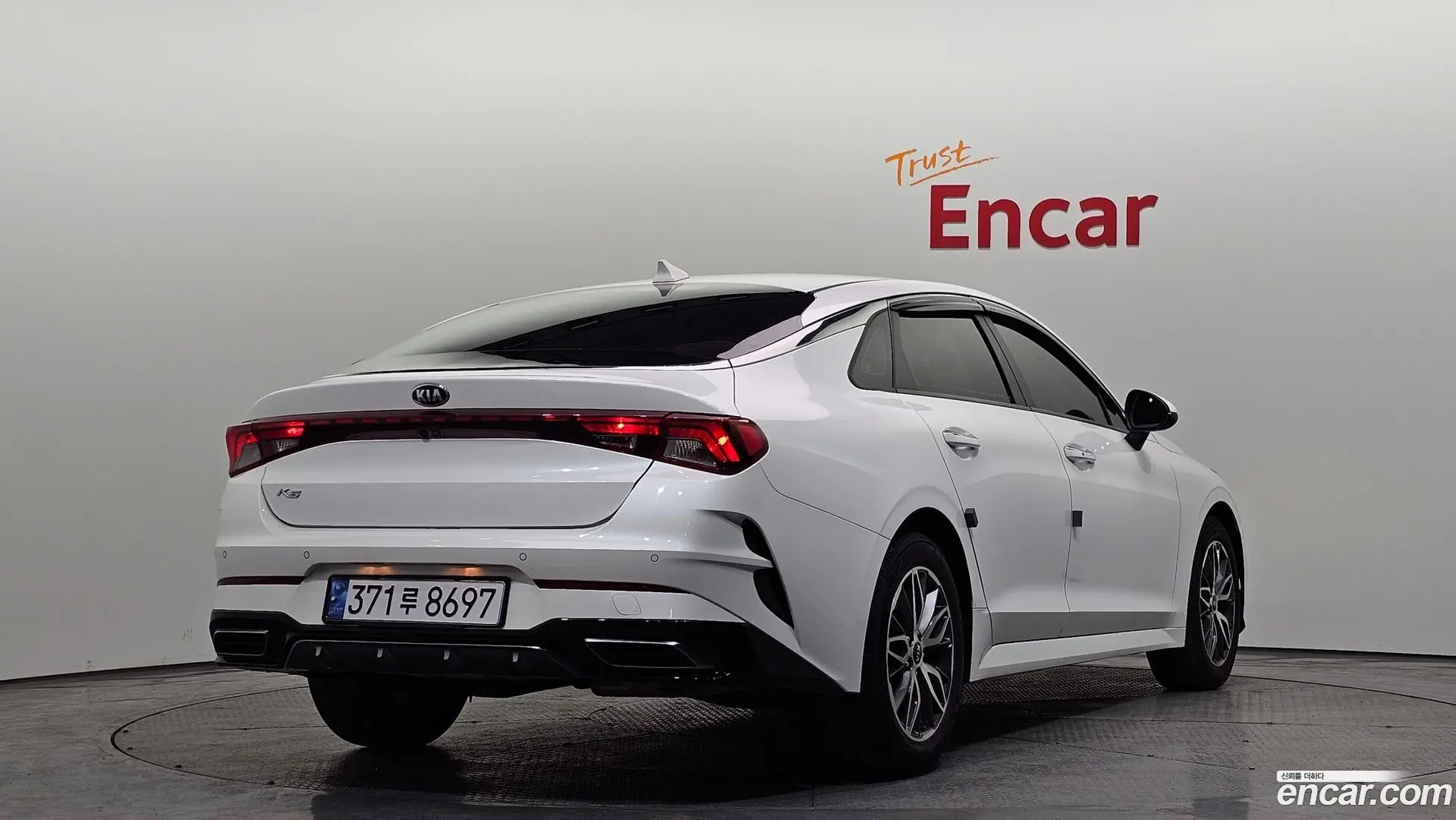 Main__Slider__Photo:K5 Kia 2021.3-1