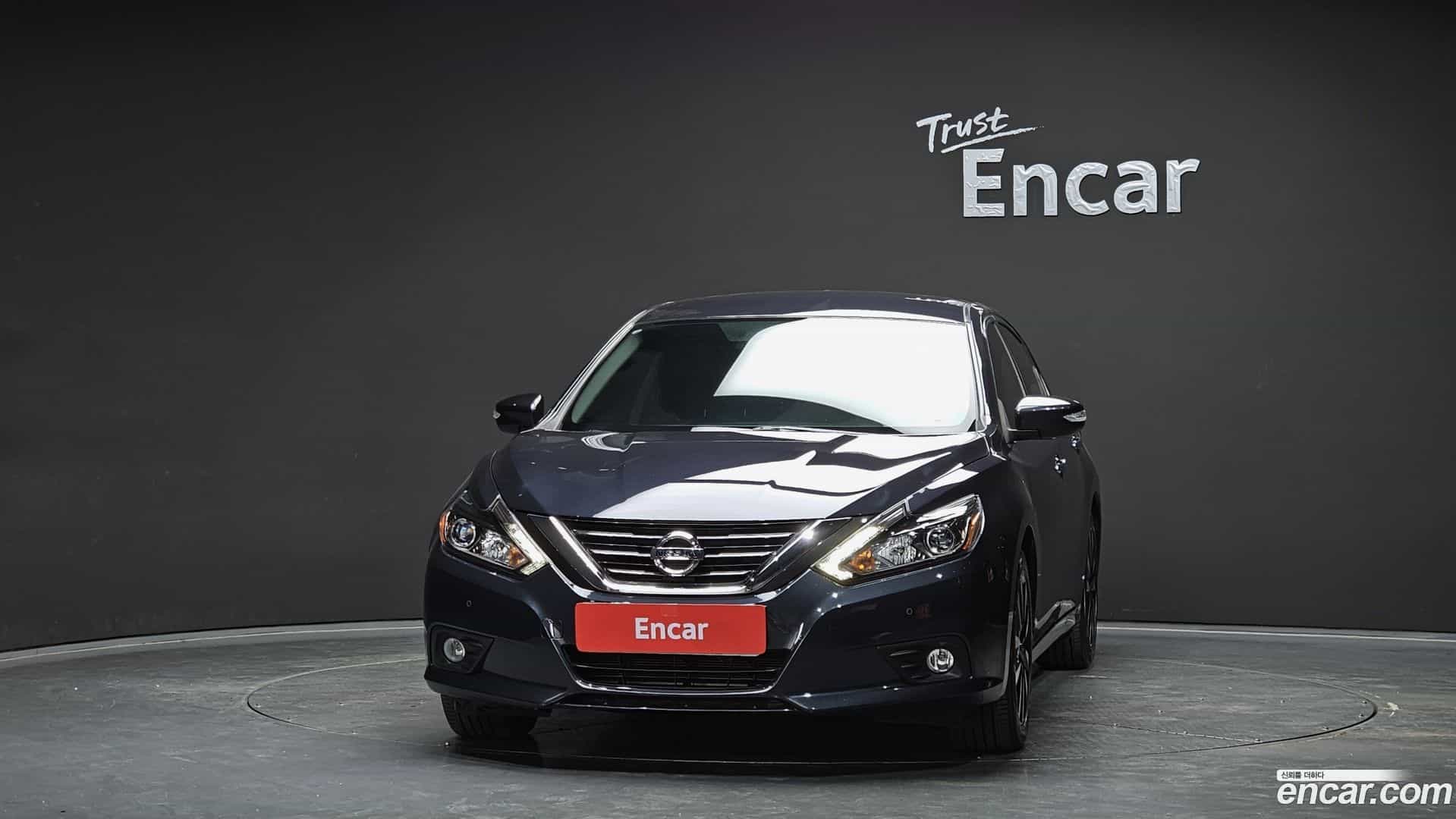 Altima Nissan 2017.10-OUTER-003