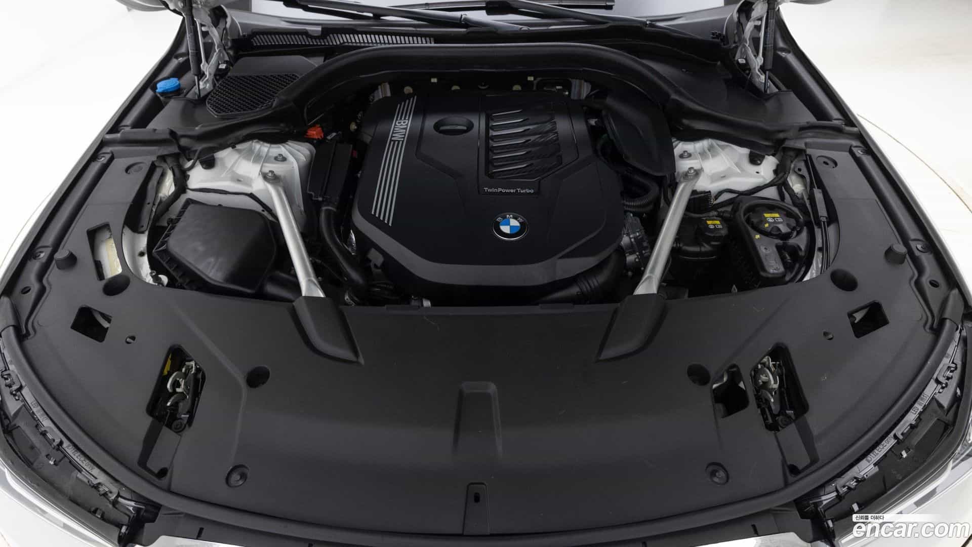 Gran Turismo BMW 2022.2-OUTER-006