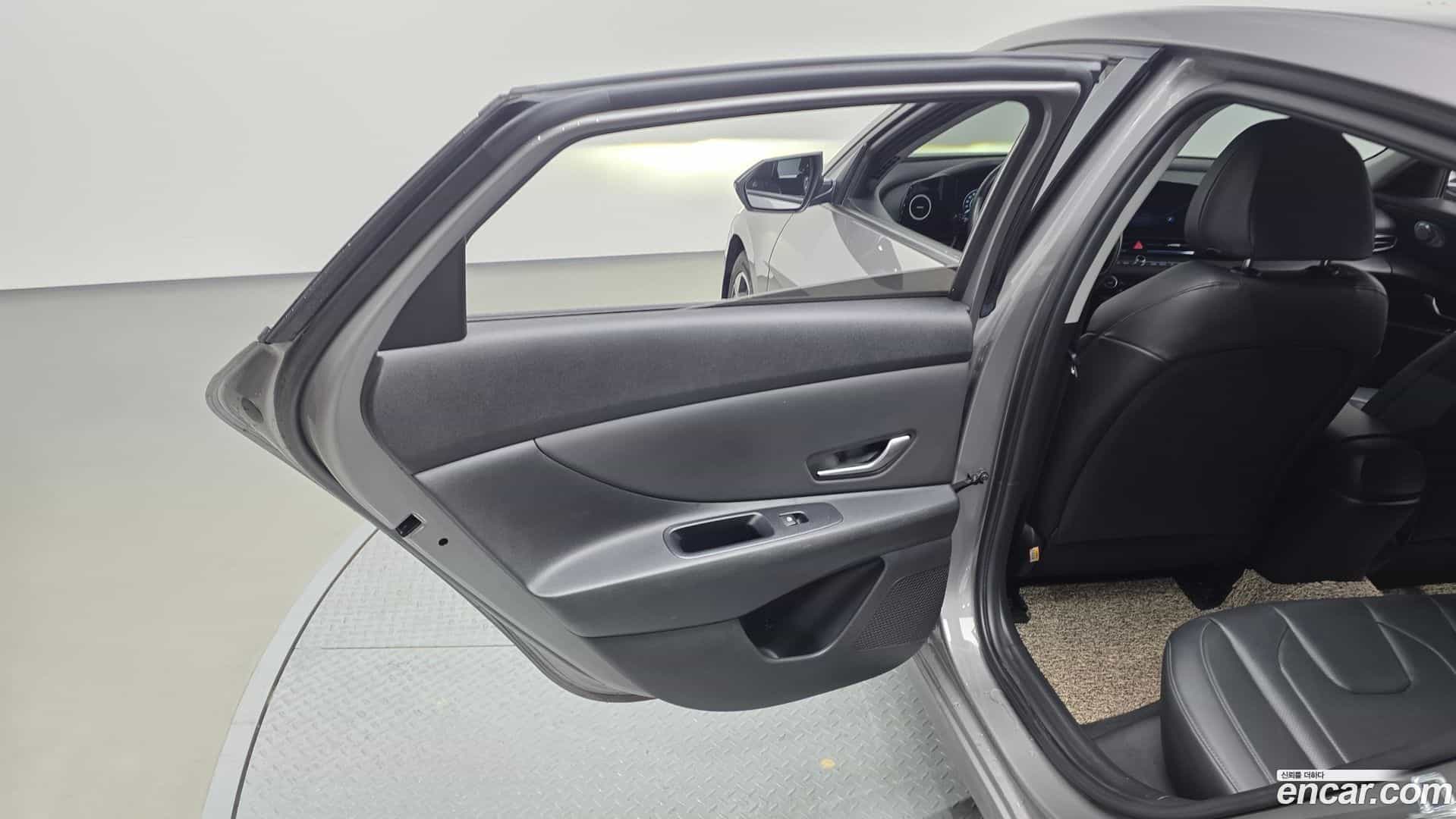 AVANTE Hyundai 2020.10-INNER-035