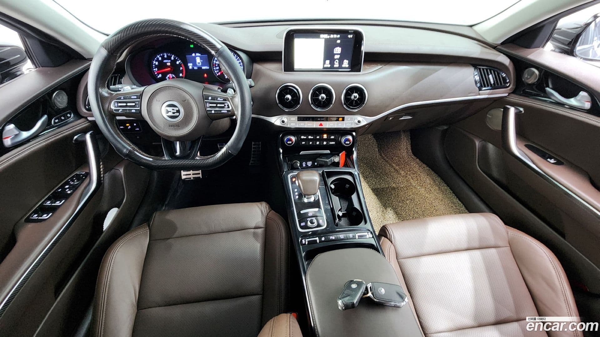 Main__Slider__Photo:Stinger Kia 2017.11-6