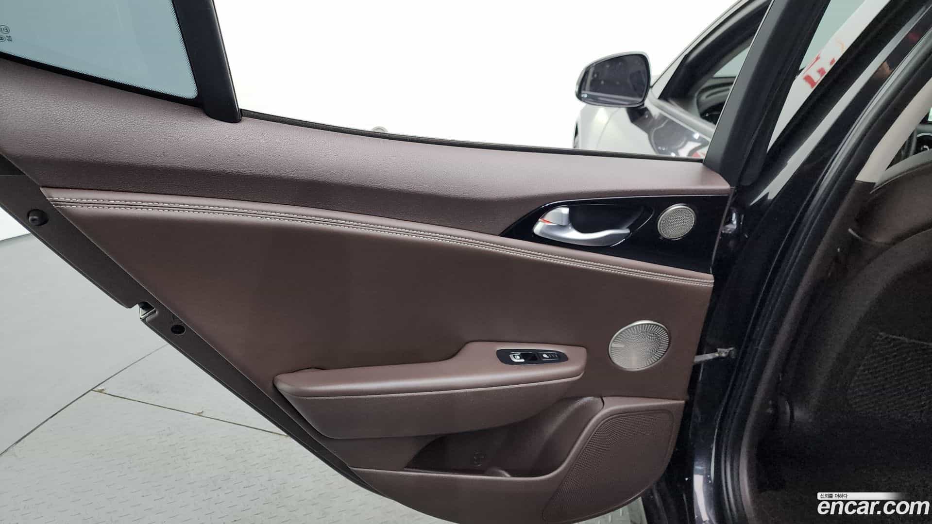 Stinger Kia 2017.11-INNER-035