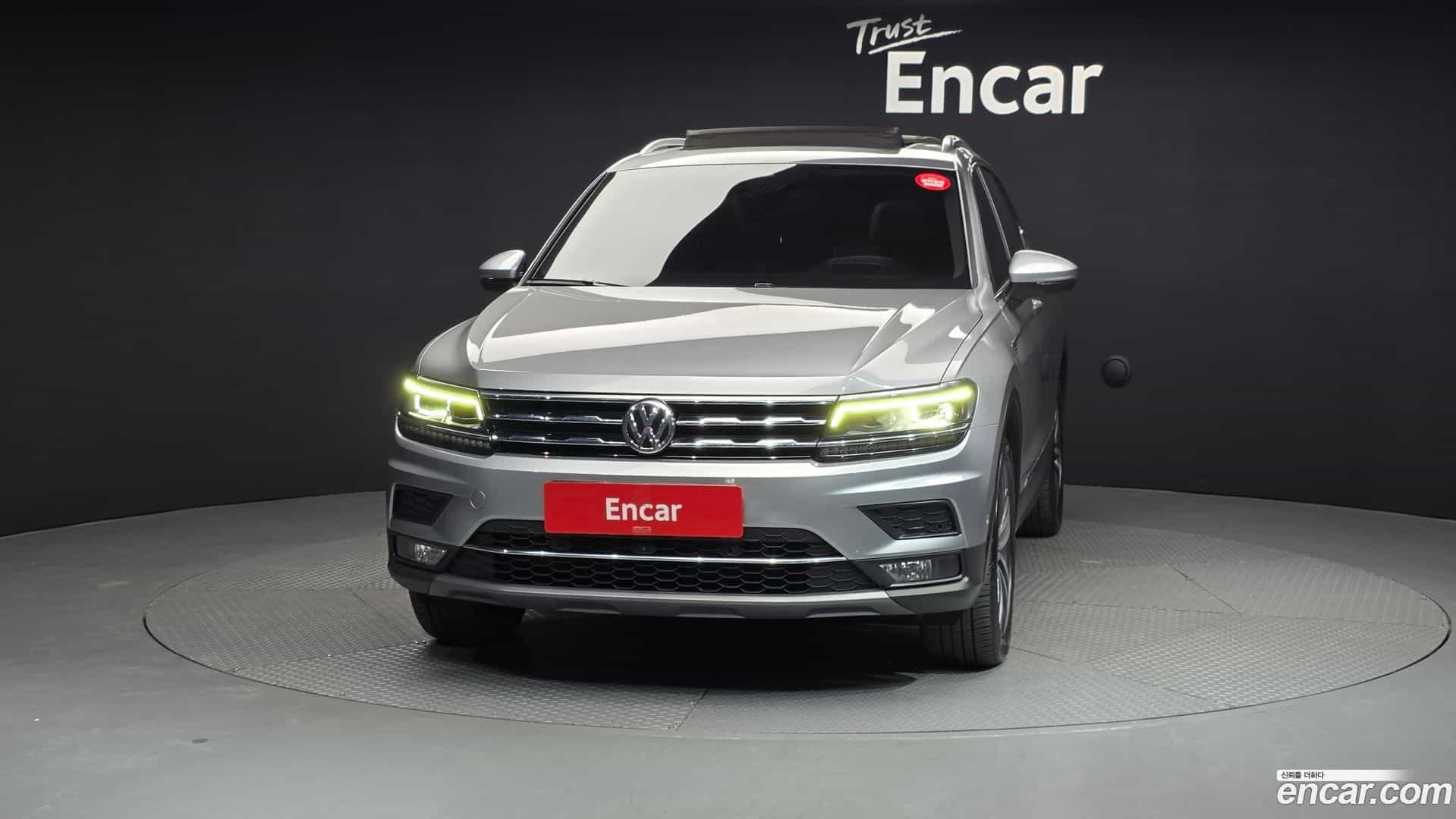 Tiguan Volkswagen 2020.11-OUTER-003