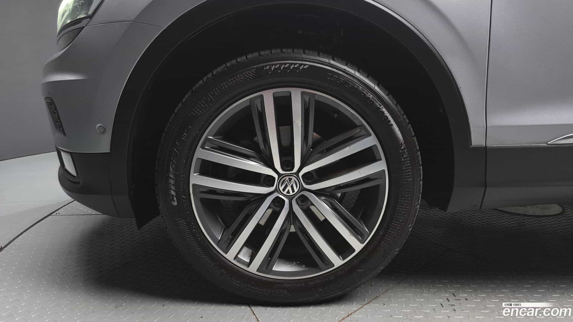 Tiguan Volkswagen 2020.11-OUTER-005