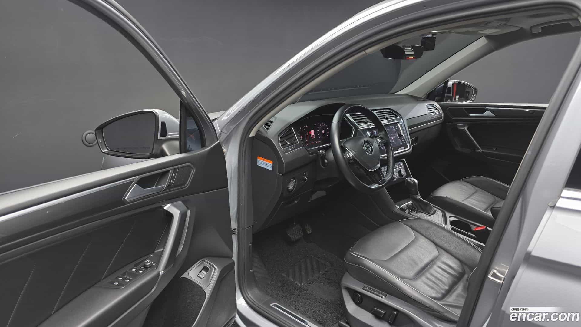 Tiguan Volkswagen 2020.11-INNER-010