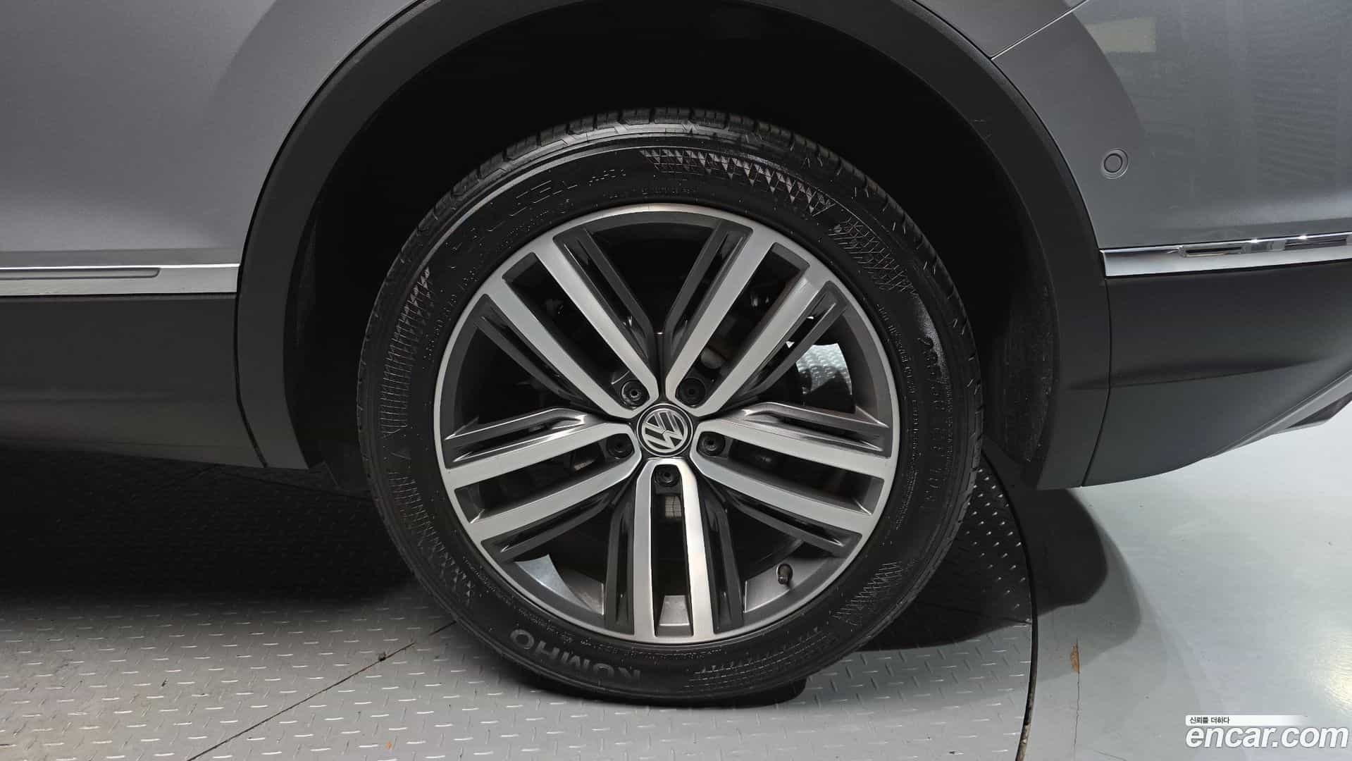 Tiguan Volkswagen 2020.11-OUTER-031