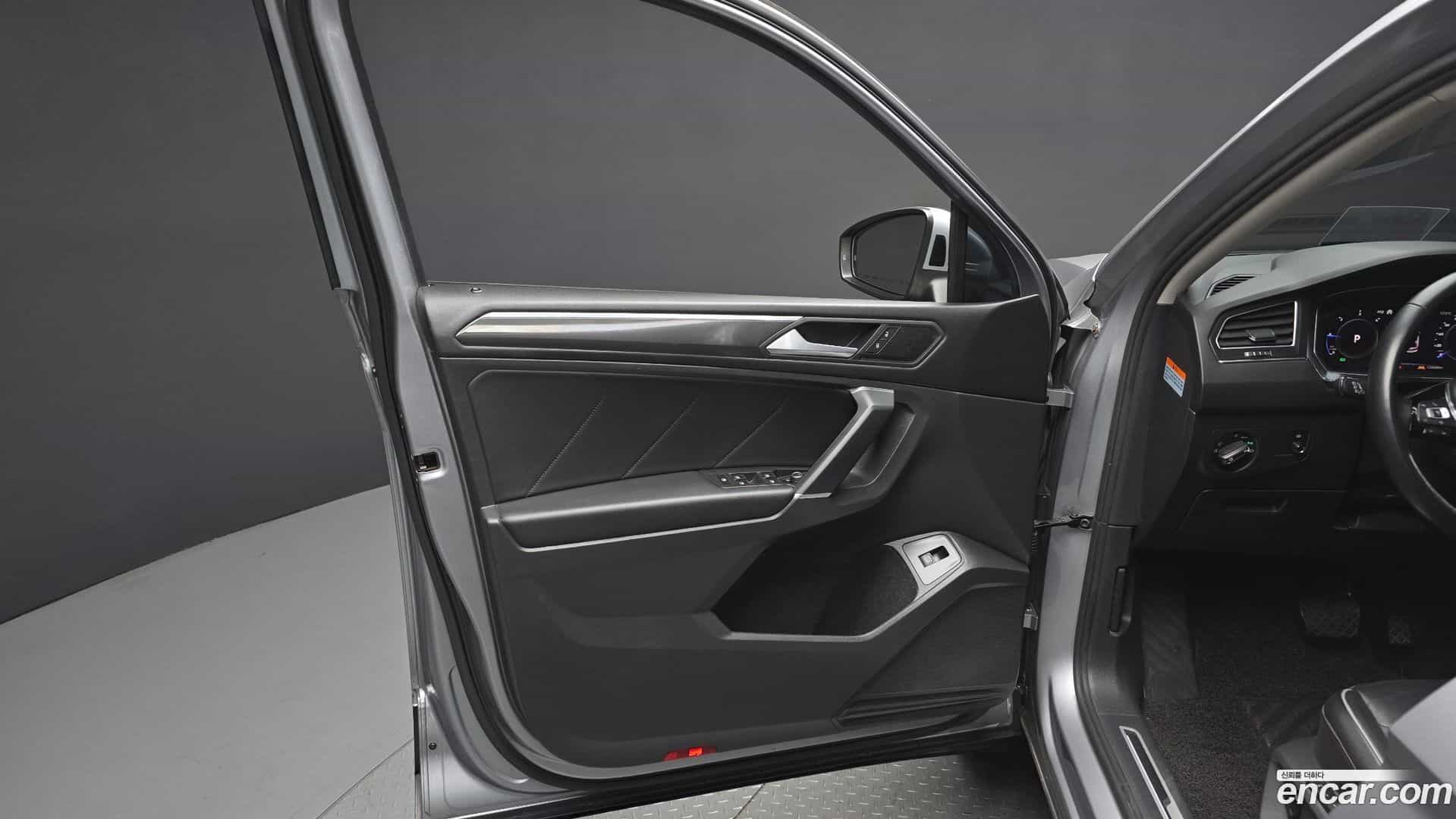 Tiguan Volkswagen 2020.11-INNER-034