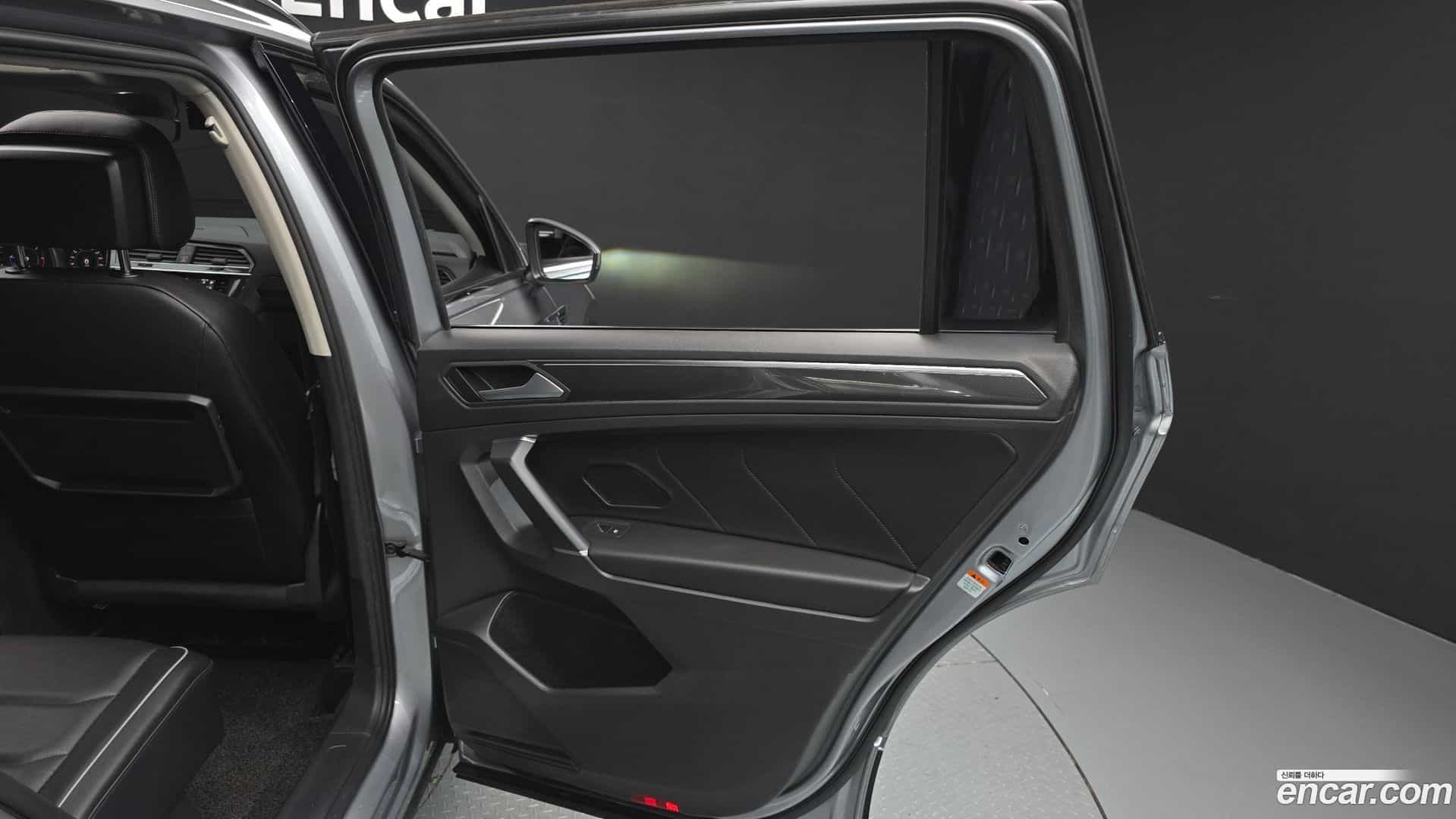 Tiguan Volkswagen 2020.11-INNER-035