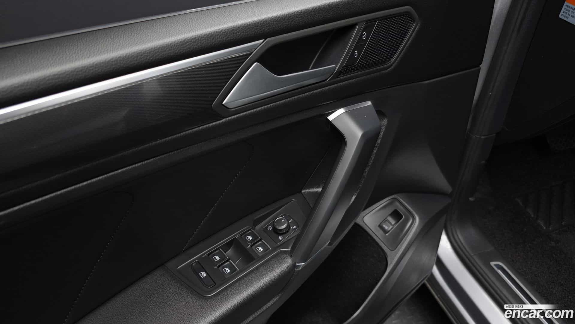 Tiguan Volkswagen 2020.11-OPTION-042