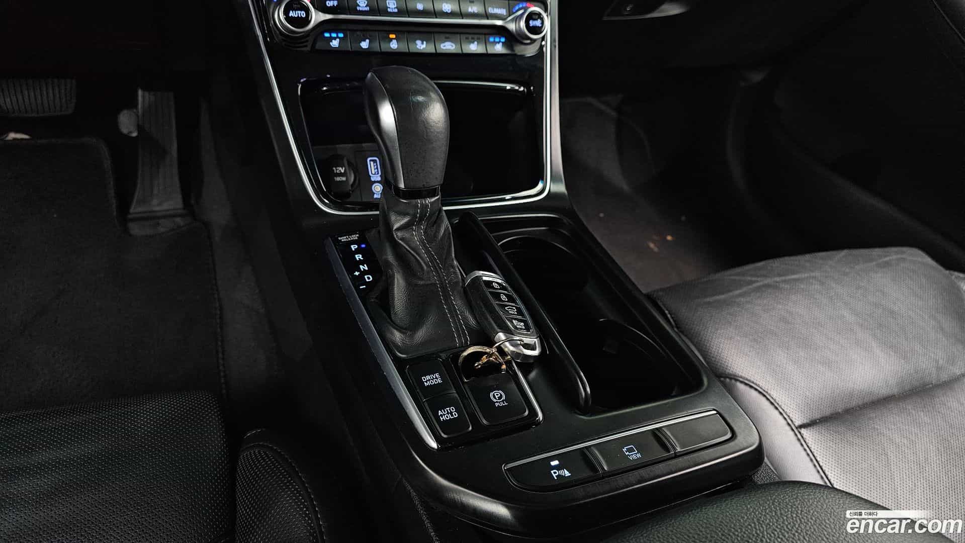 Grandeur Hyundai 2017.10-INNER-009