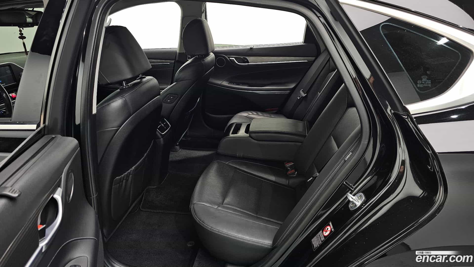 Grandeur Hyundai 2017.10-INNER-036