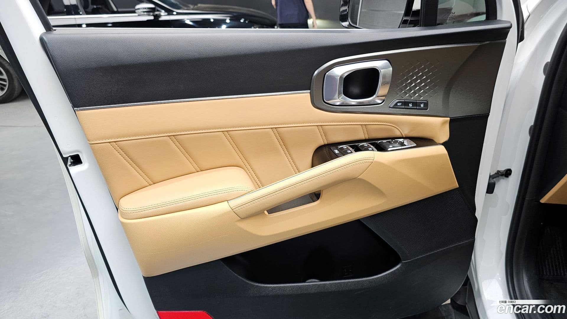 Main__Slider__Photo:Sorento Kia 2023.0-23