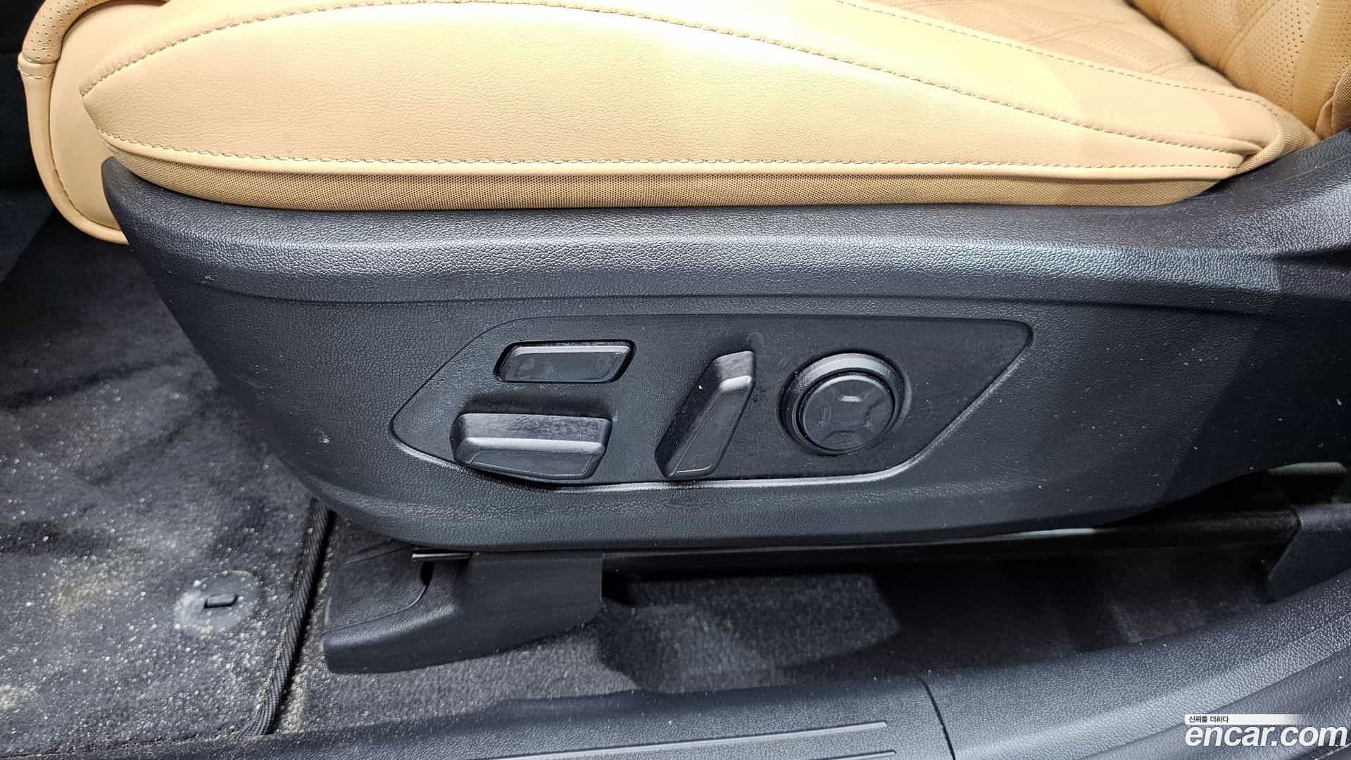 Sorento Kia 2023.0-OPTION-045