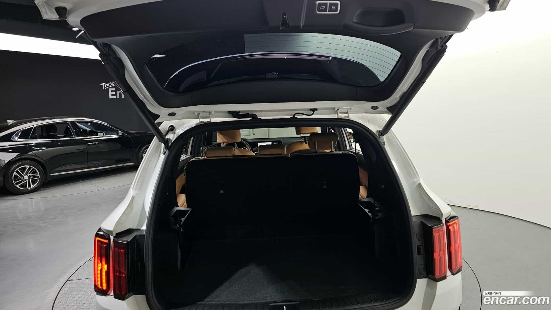 Sorento Kia 2023.0-OPTION-046