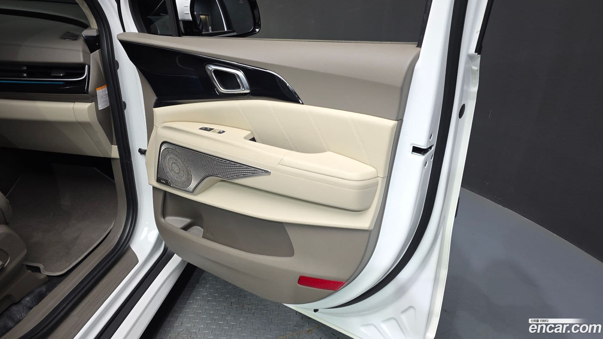 Main__Slider__Photo:Canival Kia 2024.4-24