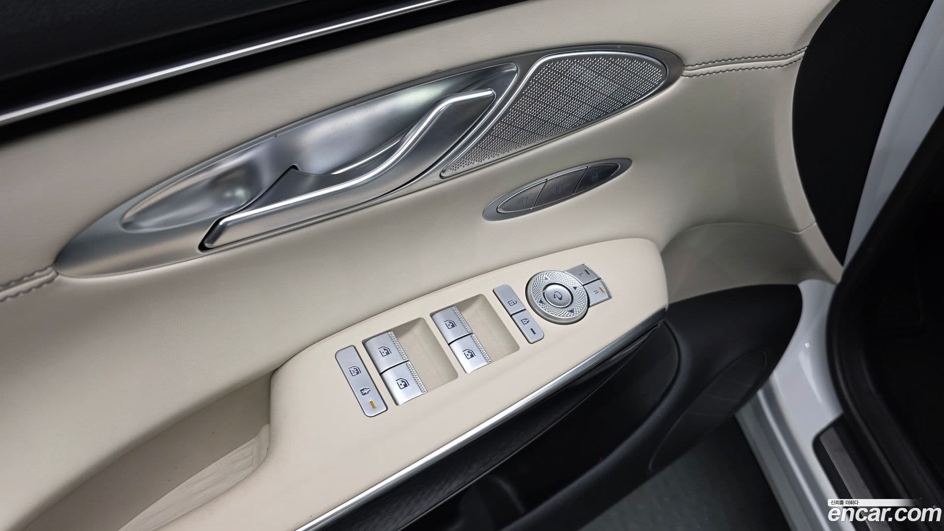 Main__Slider__Photo:GV70 Genesis 2021.2-12