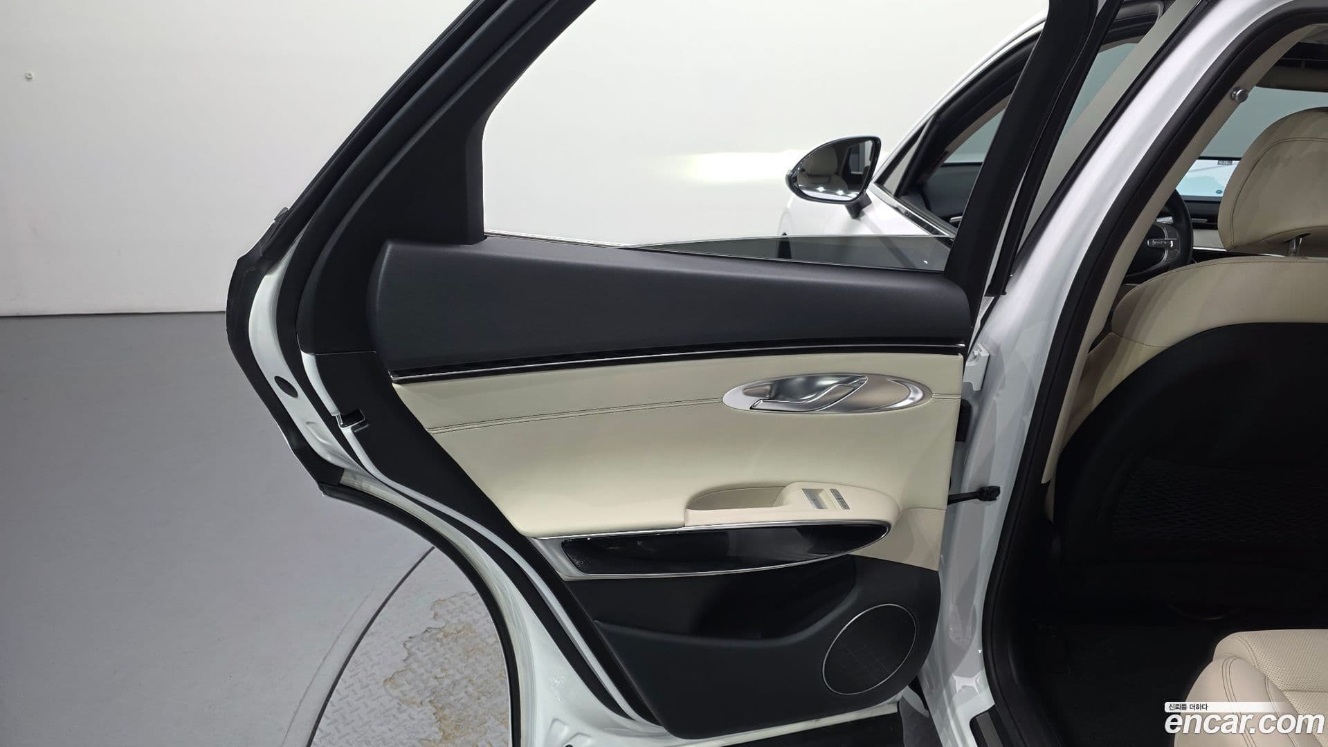 Main__Slider__Photo:GV70 Genesis 2021.2-24