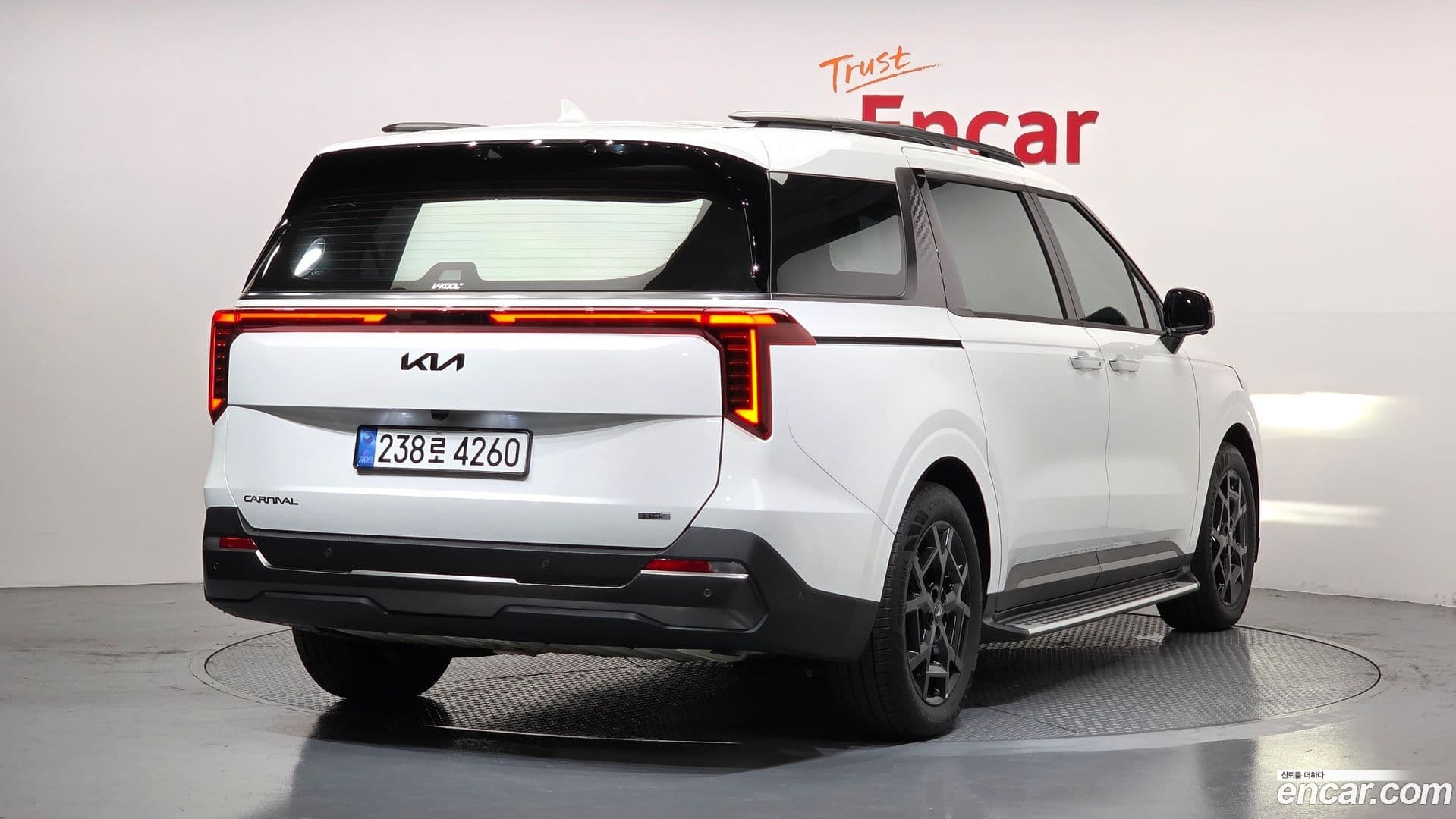Main__Slider__Photo:Canival Kia 2025.2-1