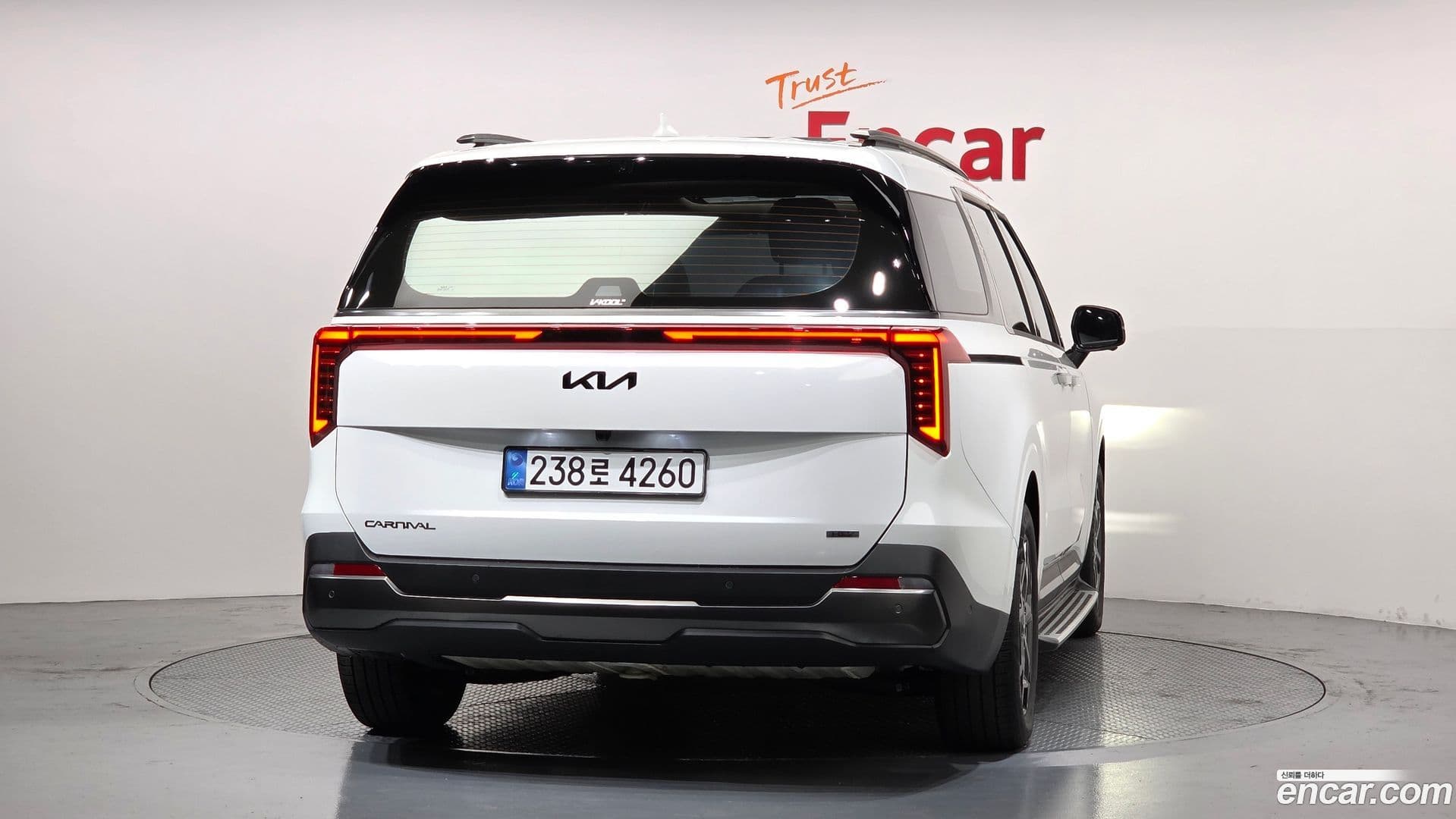 Main__Slider__Photo:Canival Kia 2025.2-3