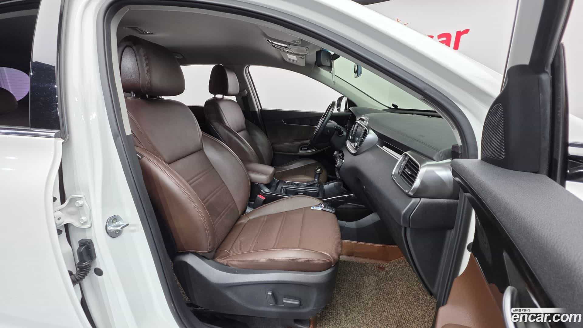 Sorento Kia 2016.3-INNER-010