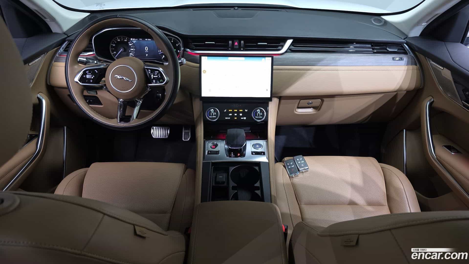 F-PACE Jaguar 2022.8-INNER-007