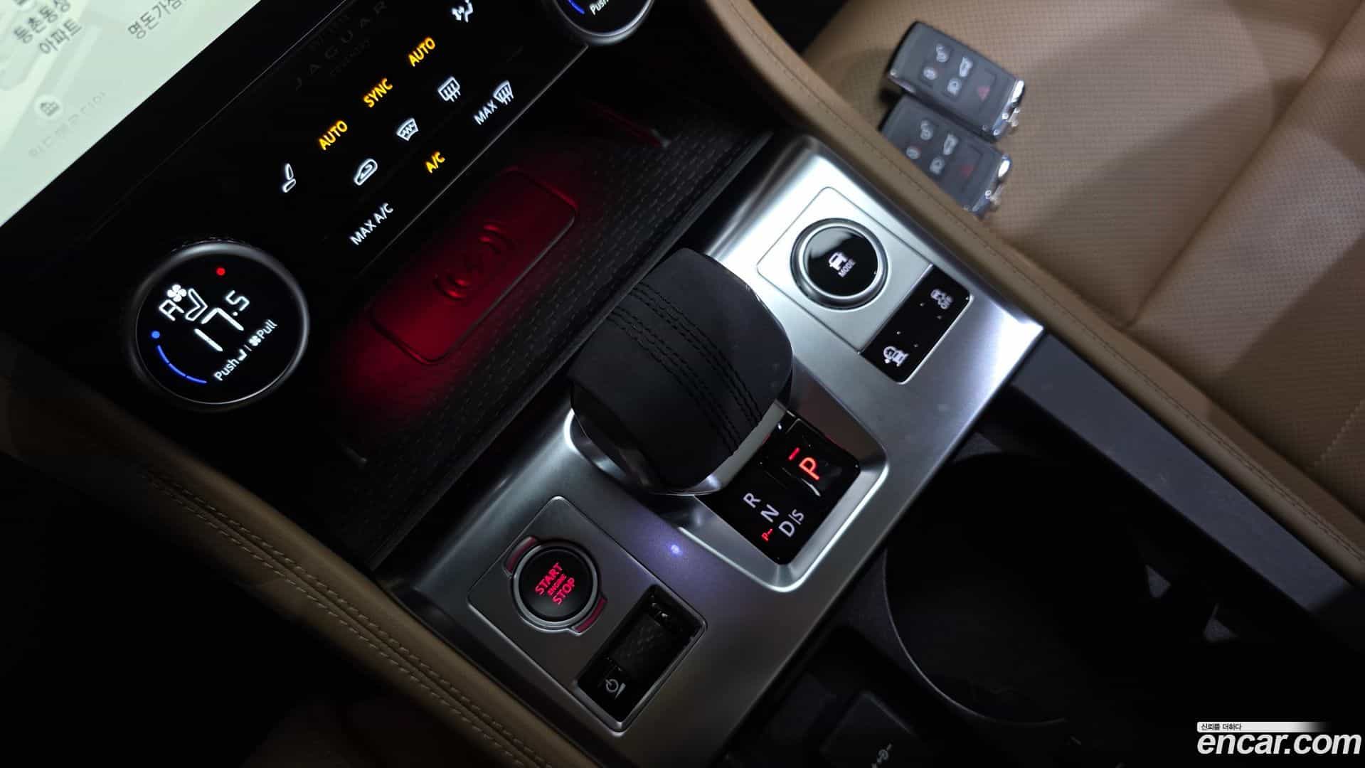 F-PACE Jaguar 2022.8-INNER-009