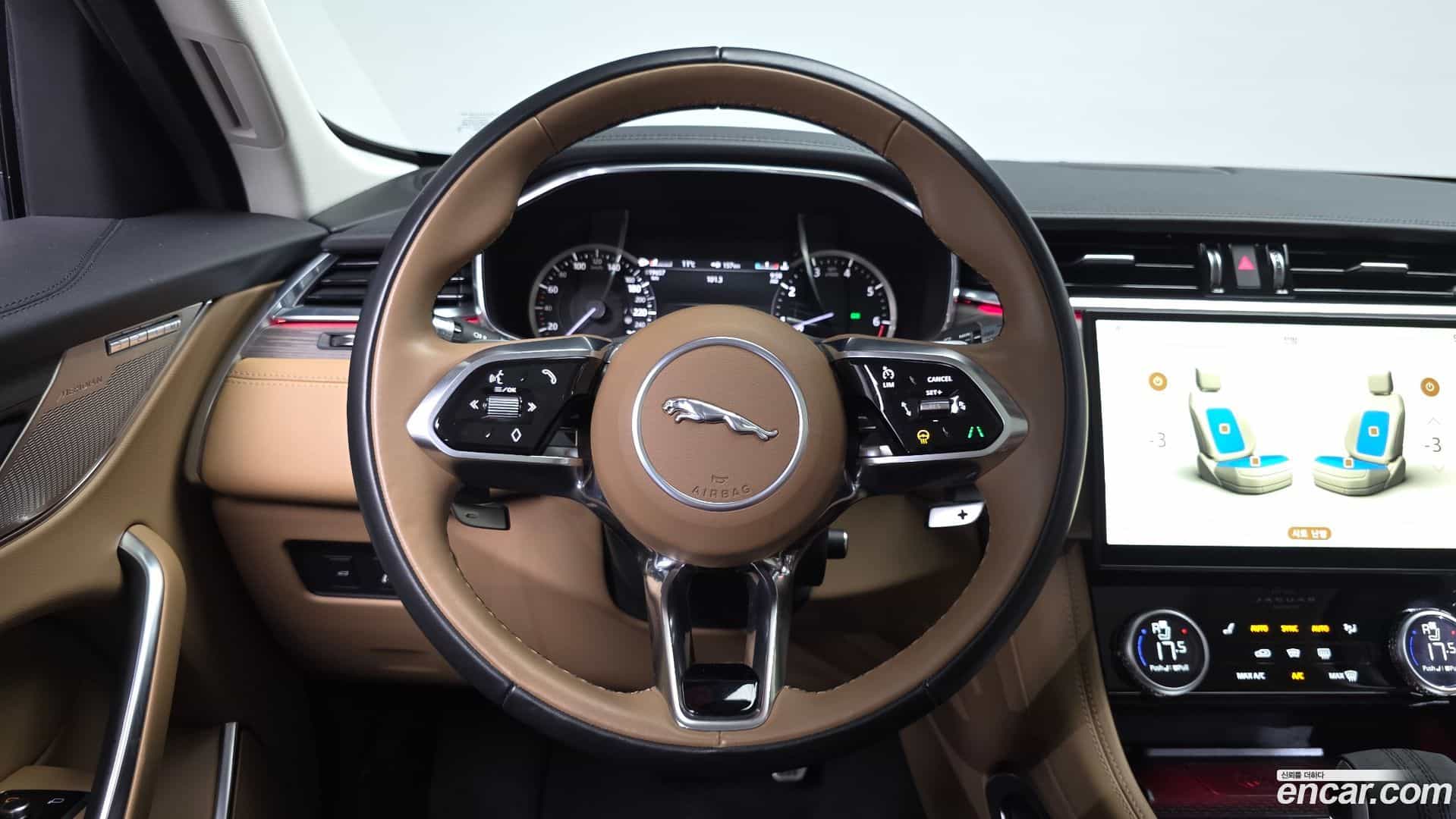 F-PACE Jaguar 2022.8-OPTION-016
