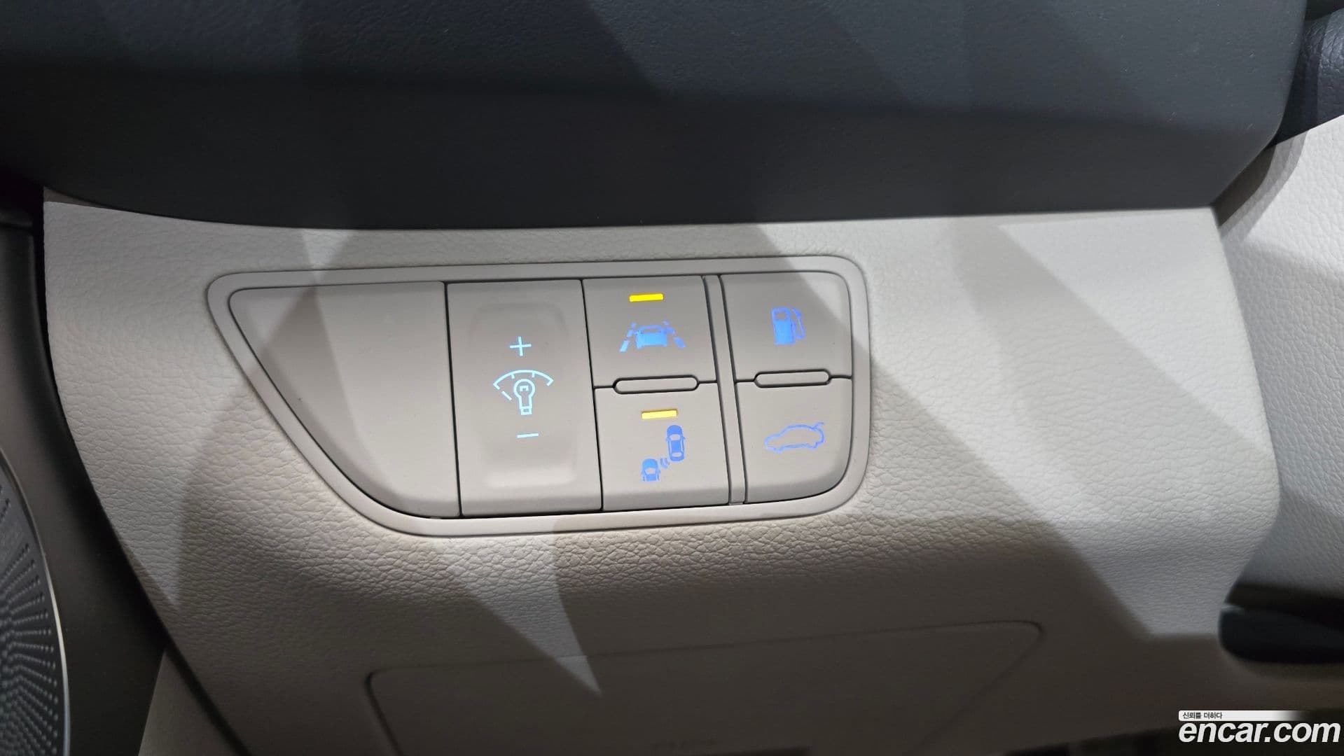 Main__Slider__Photo:G70 Genesis 2018.9-16