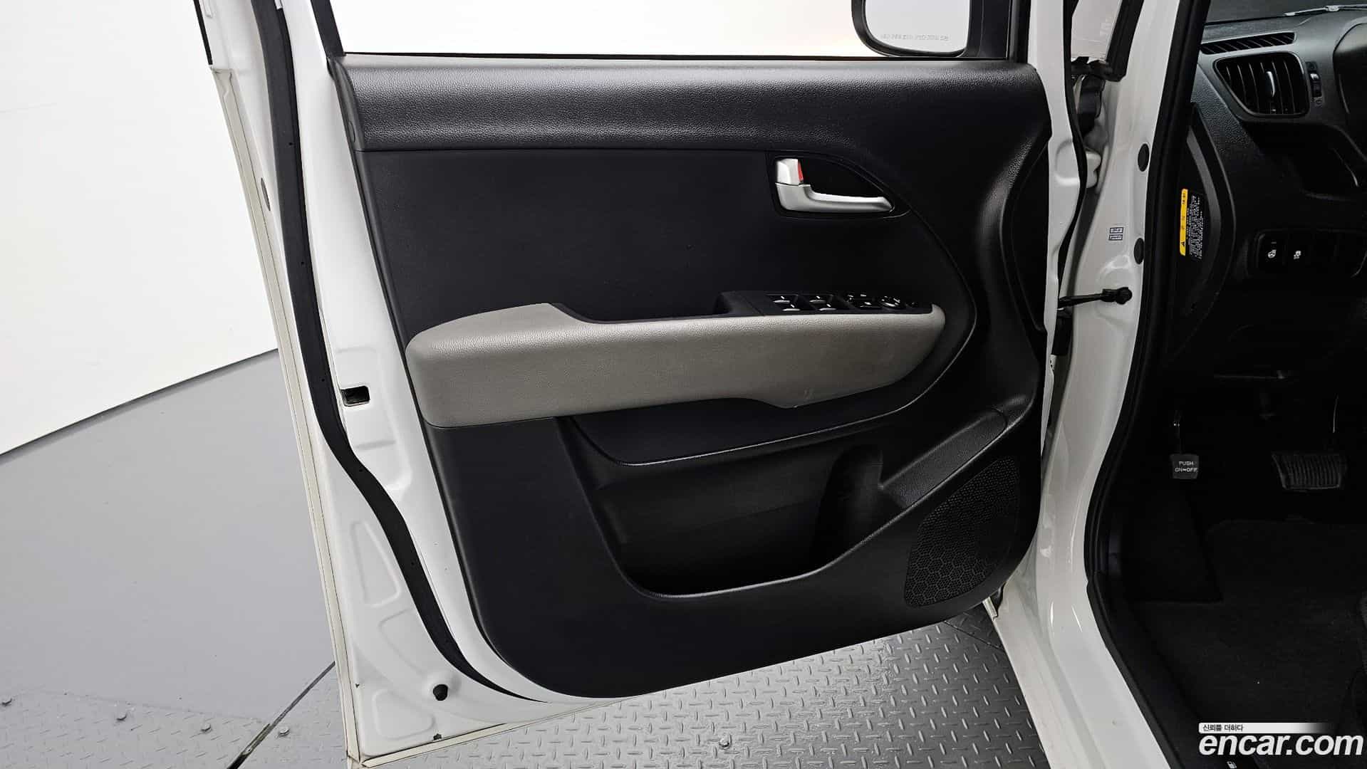 RAY Kia 2023.3-INNER-034
