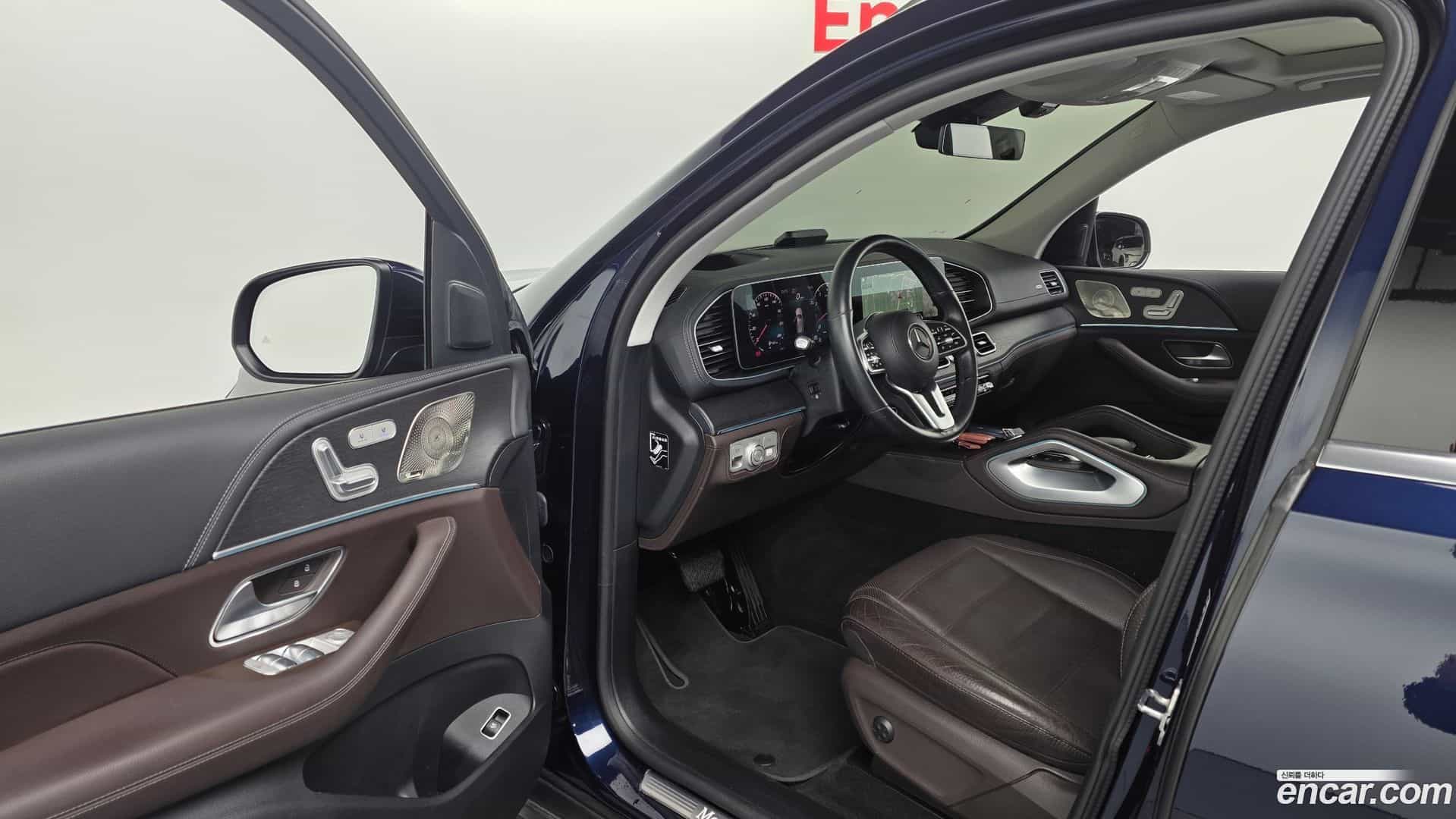 GLE-Class Mercedes-Benz 2022.2-INNER-010