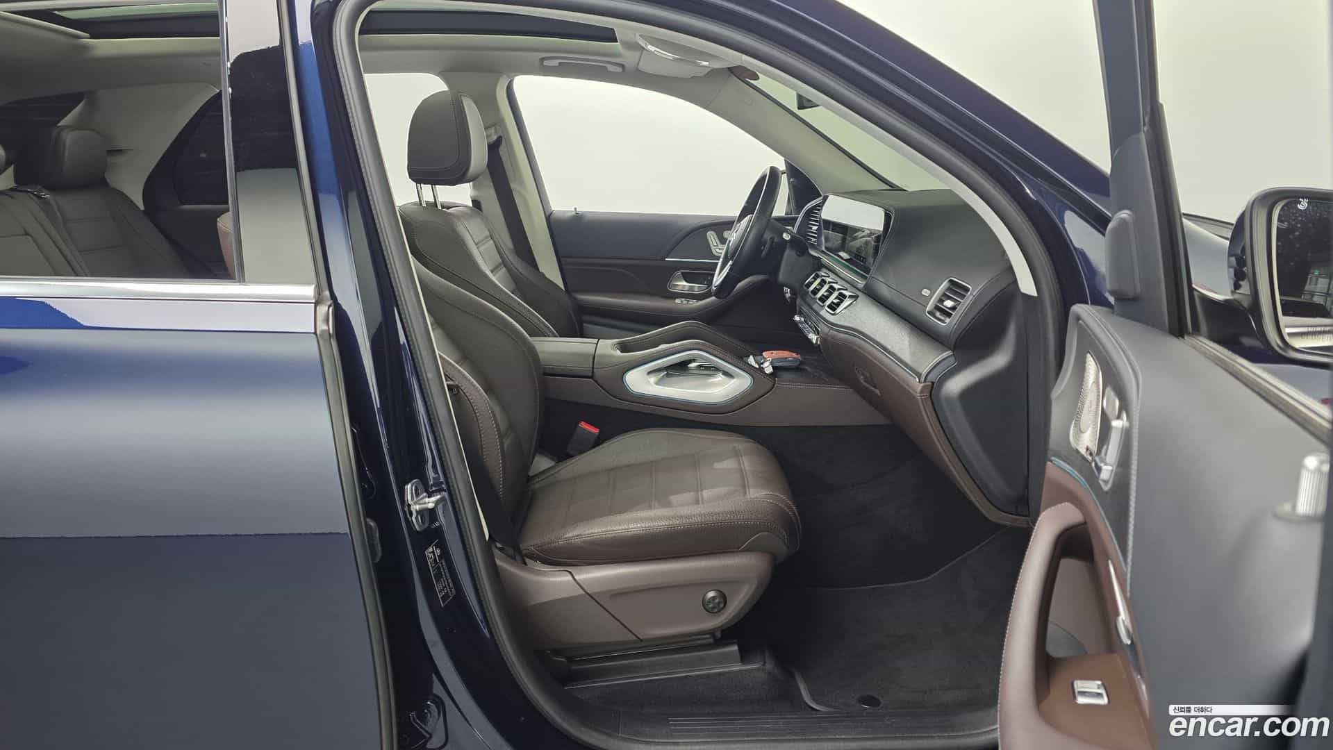 GLE-Class Mercedes-Benz 2022.2-INNER-036