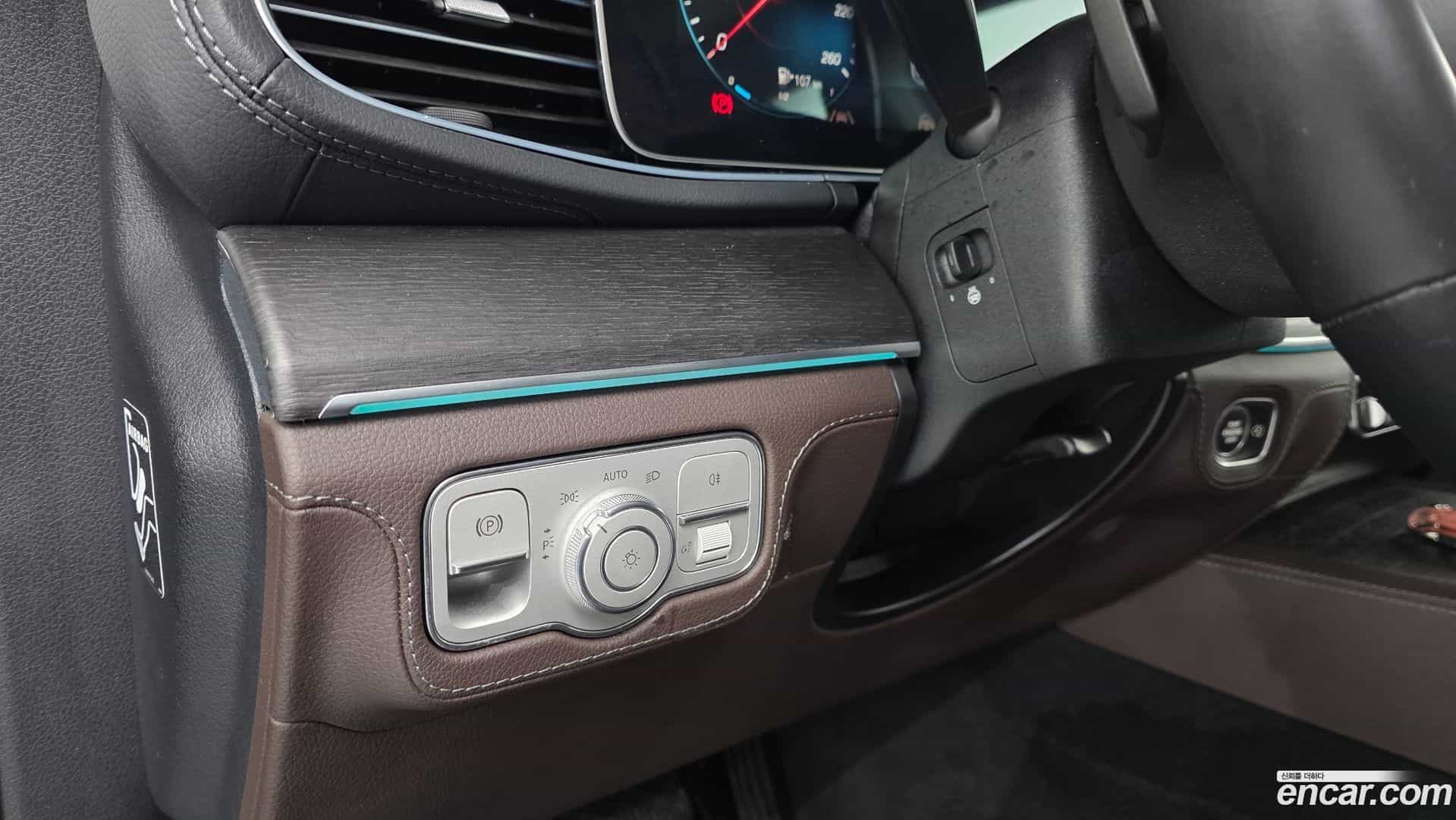 GLE-Class Mercedes-Benz 2022.2-OPTION-040