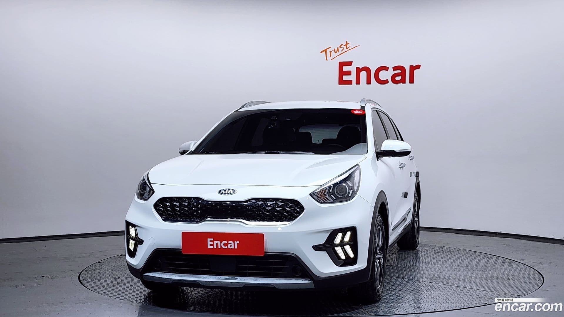 Main__Slider__Photo:Niro Kia 2019.3-2