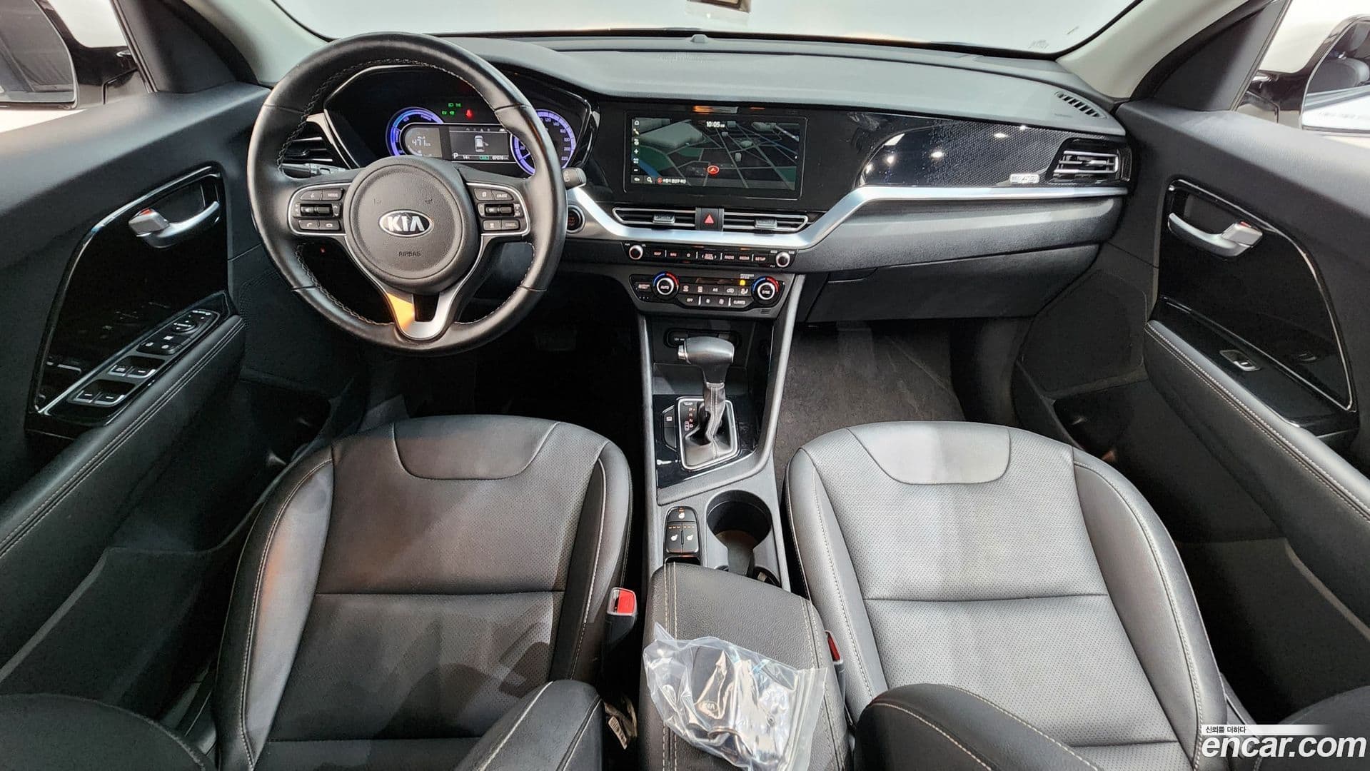 Main__Slider__Photo:Niro Kia 2019.3-6