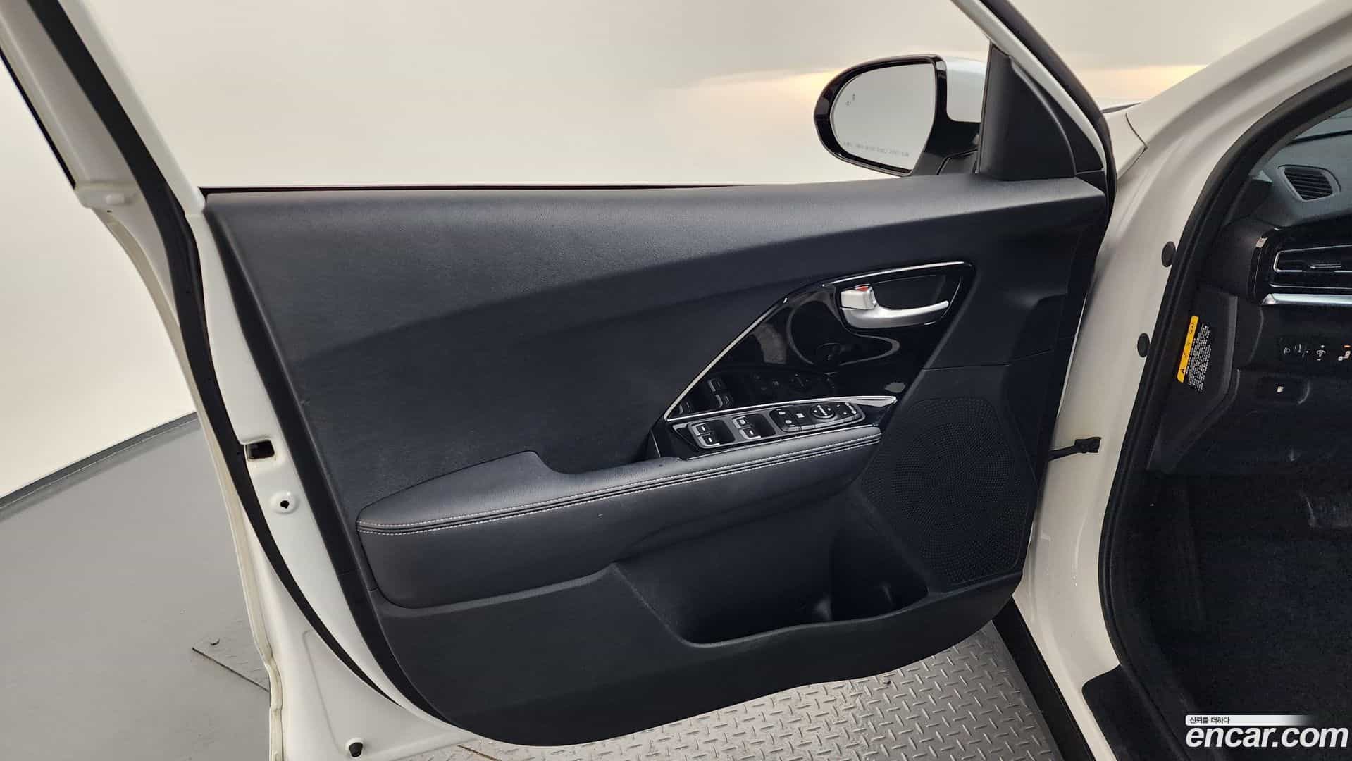 Niro Kia 2019.3-INNER-034