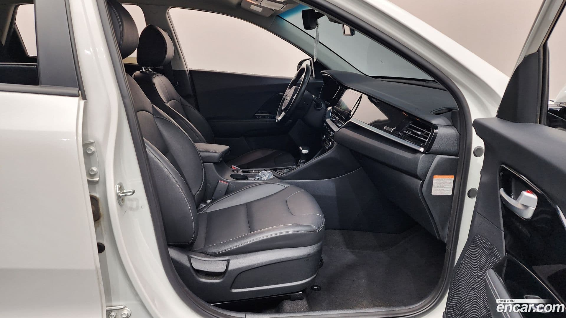 Main__Slider__Photo:Niro Kia 2019.3-25