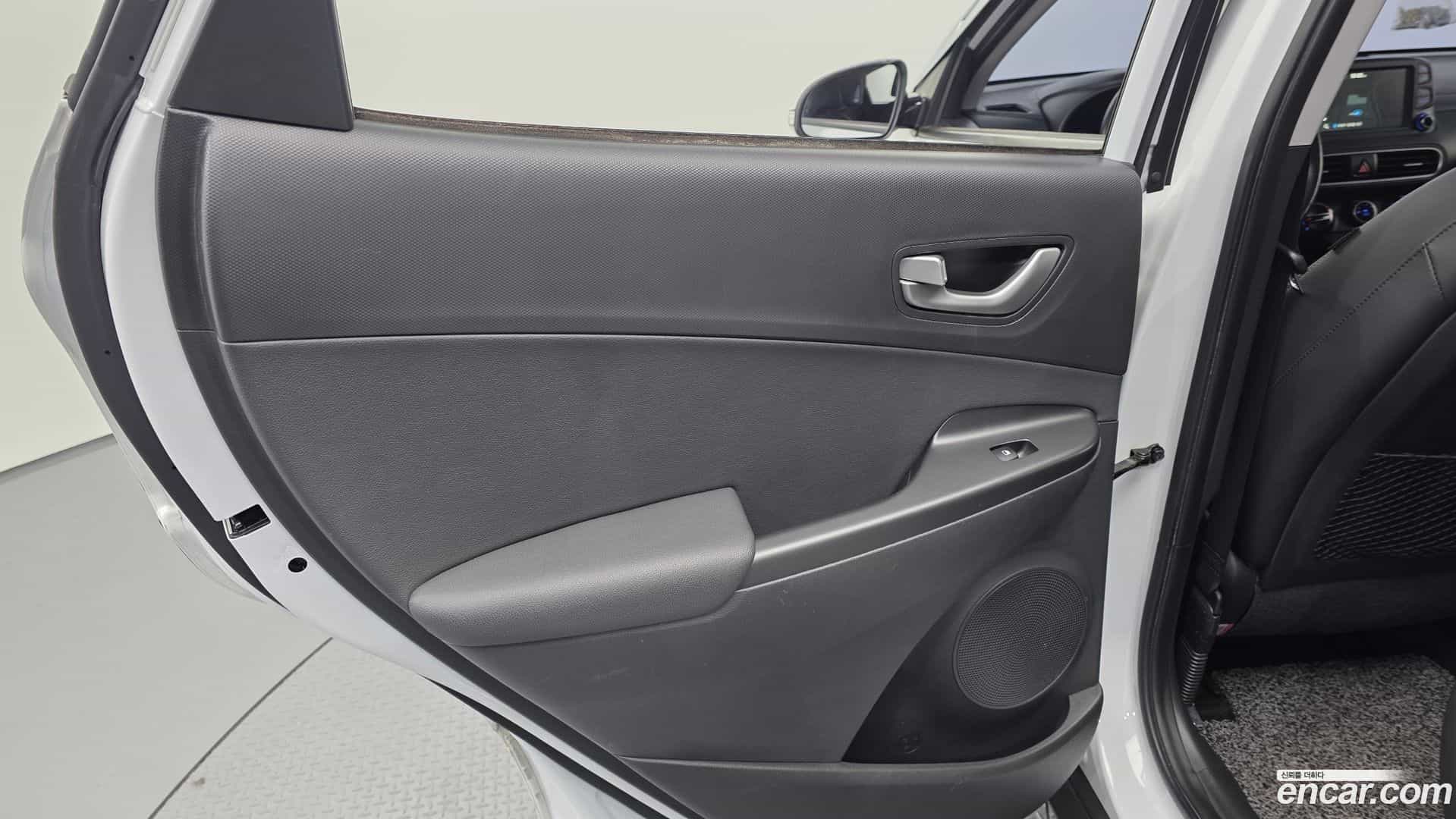 Kona Hyundai 2017.8-INNER-035