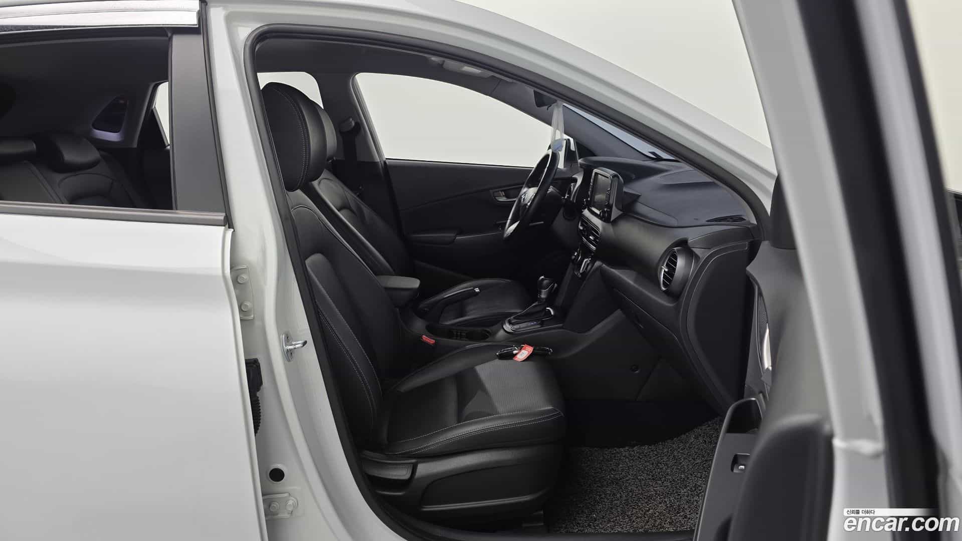 Kona Hyundai 2017.8-INNER-036