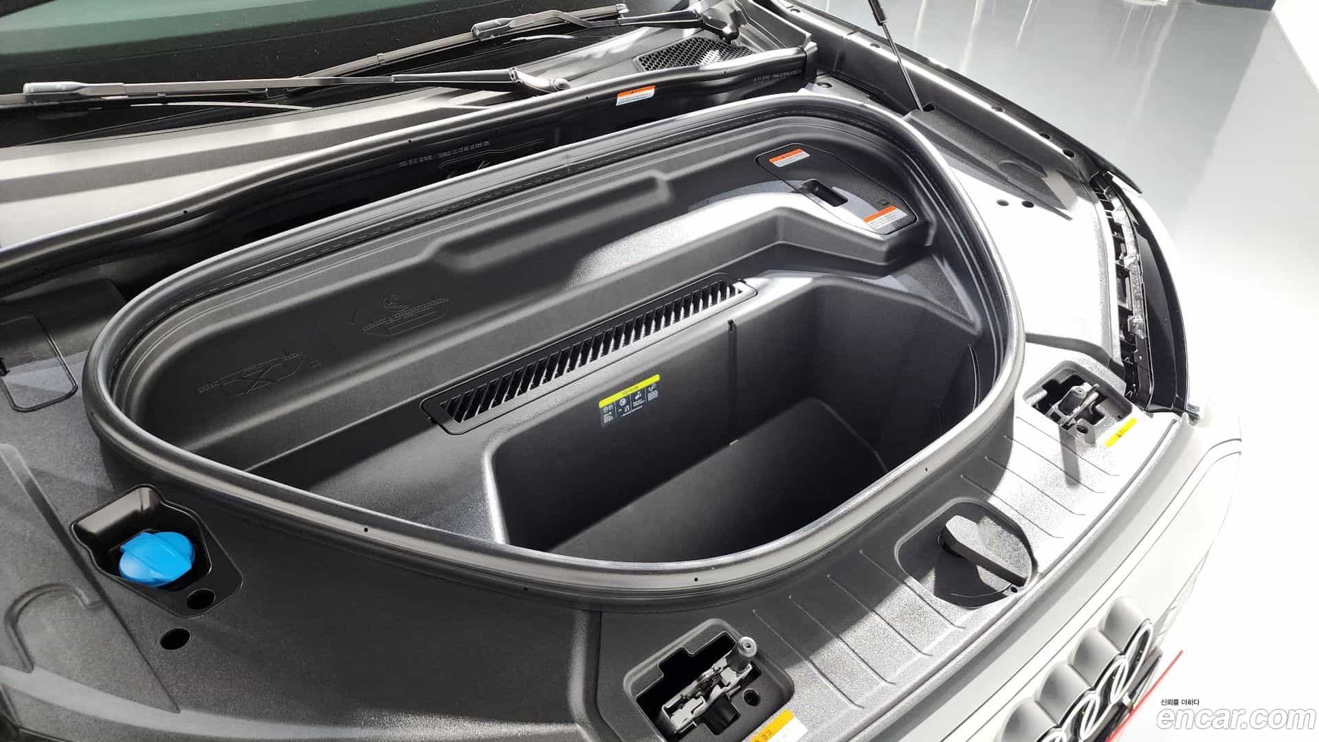 Q6 e-tron Audi 2025.8-OUTER-006