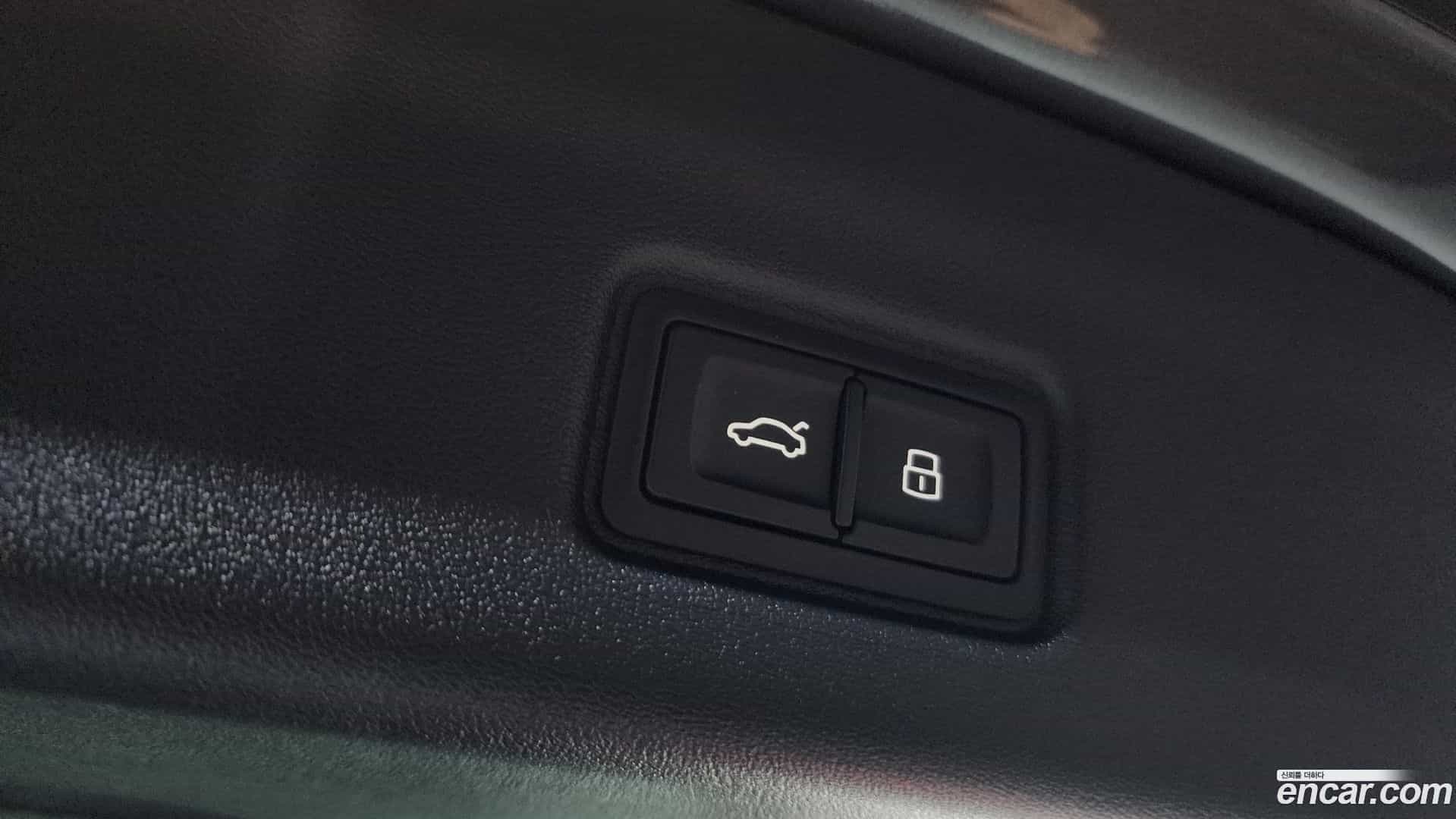 Q6 e-tron Audi 2025.8-OPTION-023