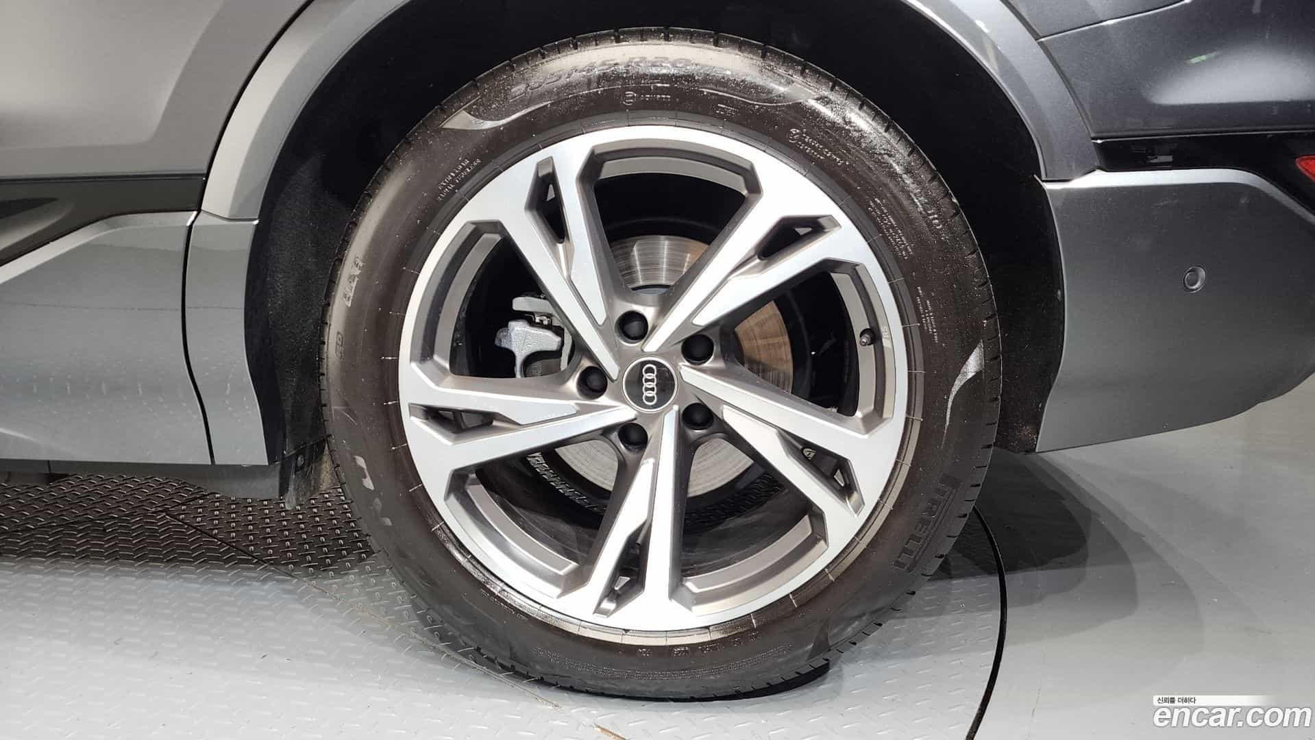 Q6 e-tron Audi 2025.8-OUTER-031