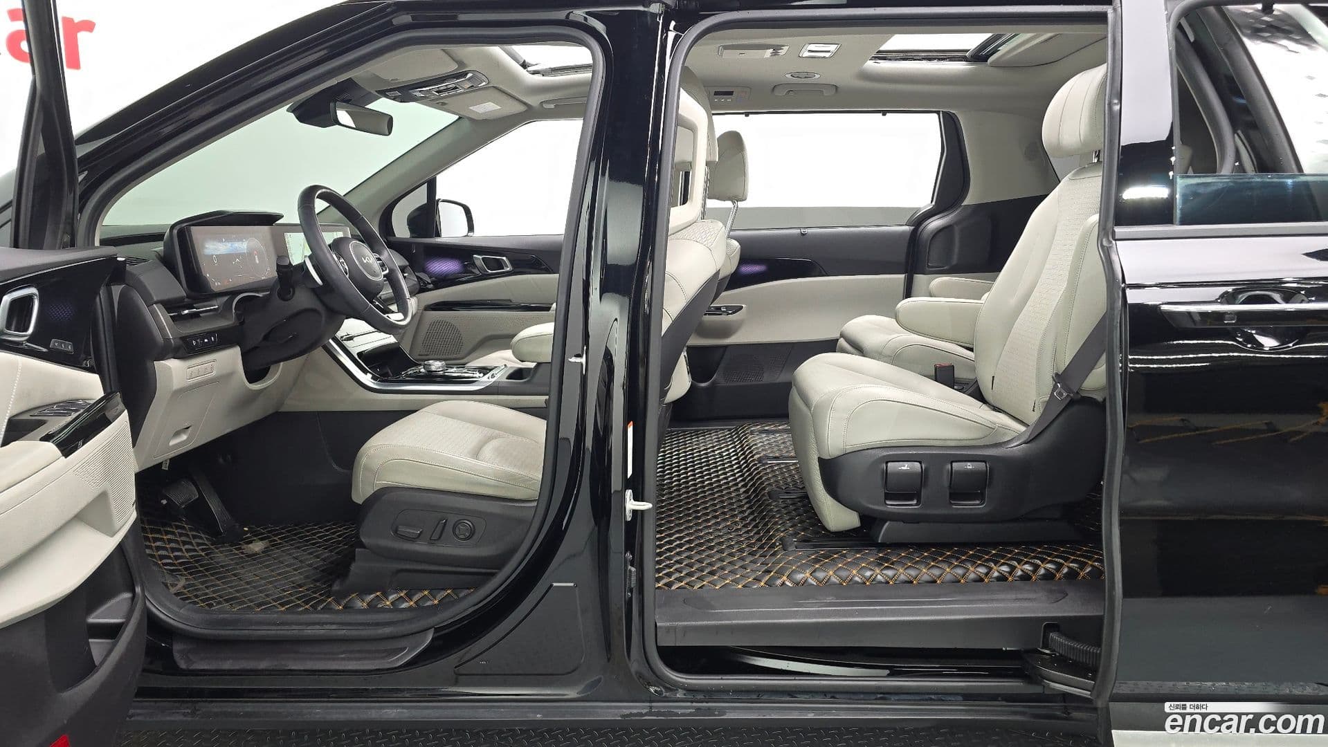 Main__Slider__Photo:Canival Kia 2023.6-9