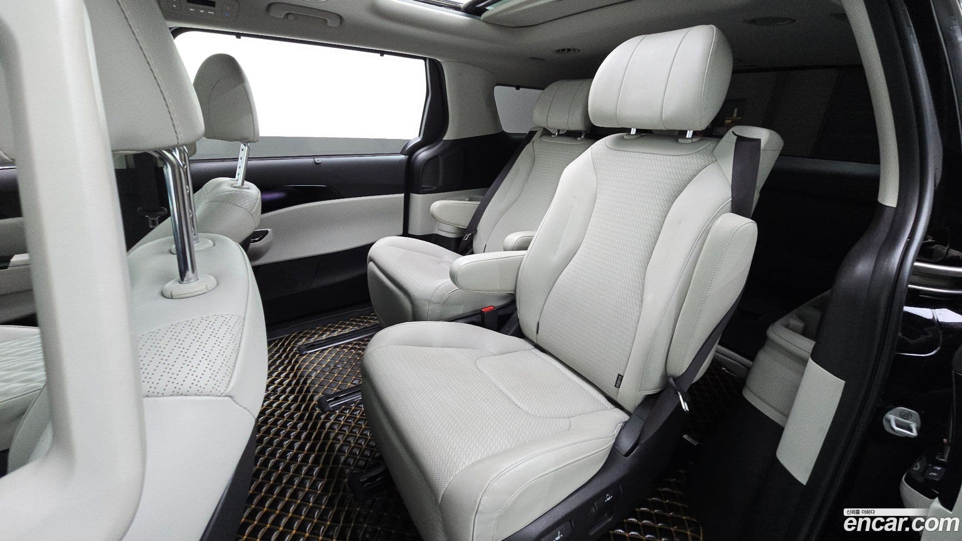 Main__Slider__Photo:Canival Kia 2023.6-11