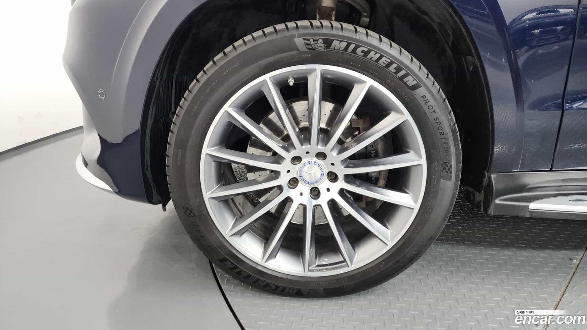 GLS-Class Mercedes-Benz 2017.5-OUTER-005
