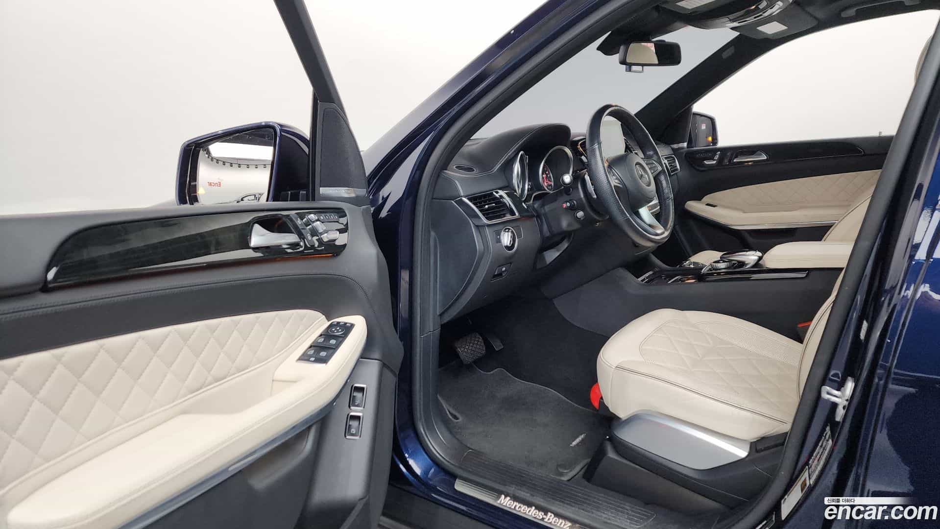 GLS-Class Mercedes-Benz 2017.5-INNER-010