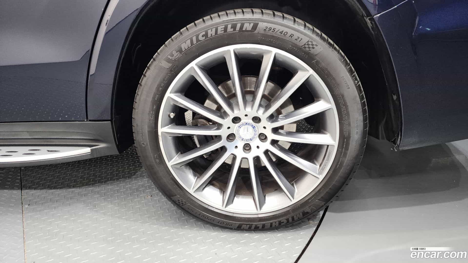 GLS-Class Mercedes-Benz 2017.5-OUTER-031