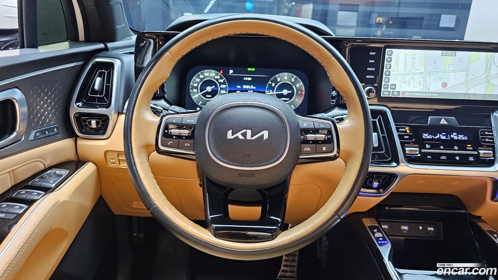 Main__Slider__Photo:Sorento Kia 2022.7-12