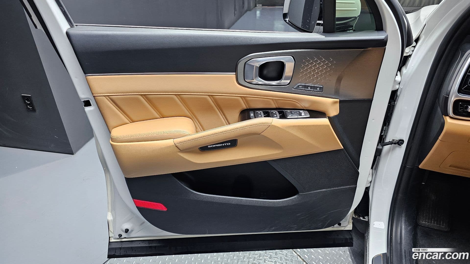 Main__Slider__Photo:Sorento Kia 2022.7-23