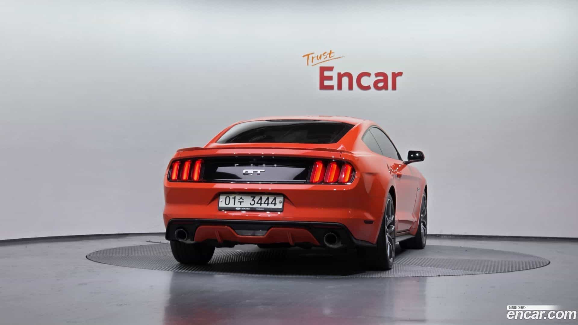 Mustang Ford 2015.2-OUTER-004